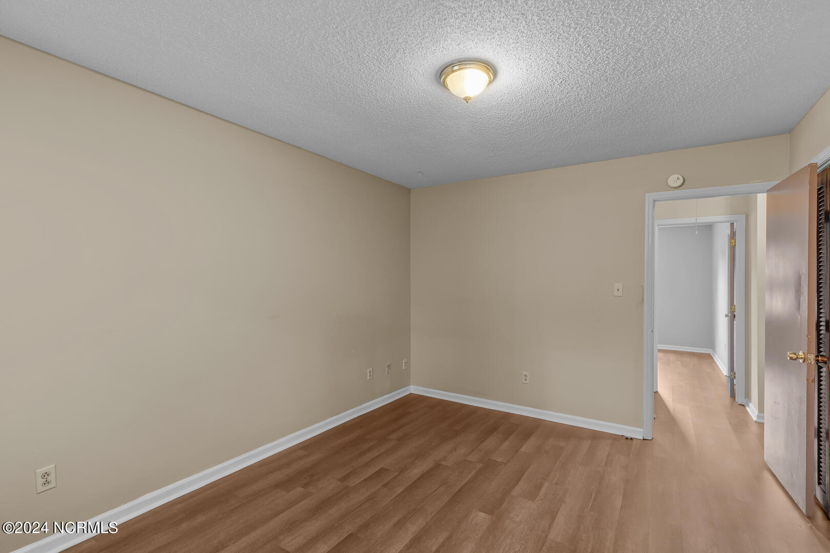 100560066 | Photo 18