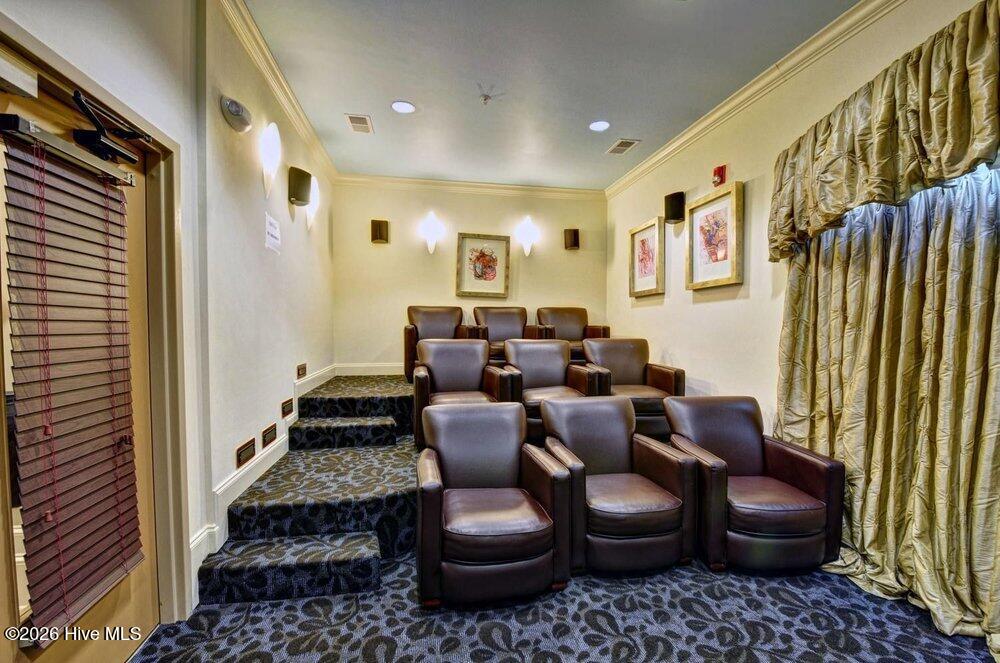 100570367 | Photo 25