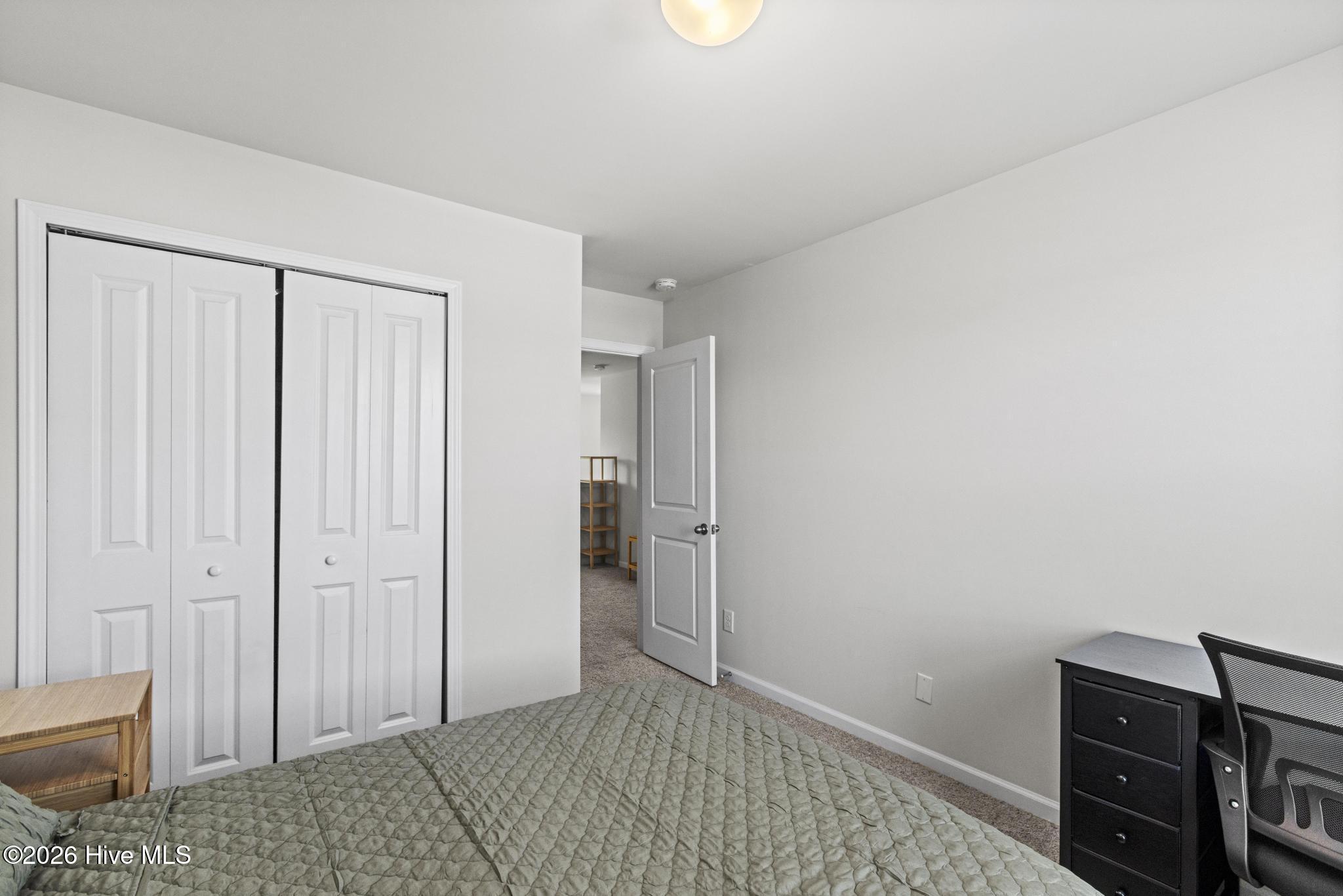 100565609 | Photo 23