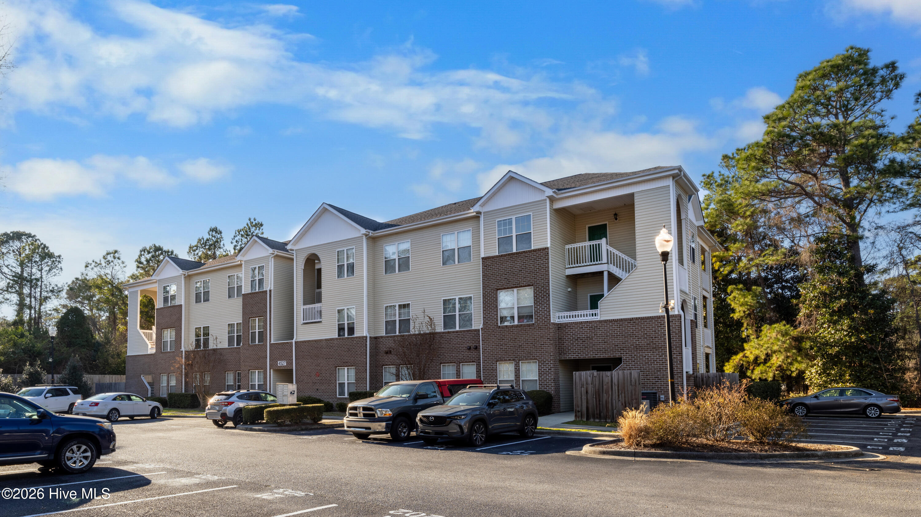 100557540 | Photo 47