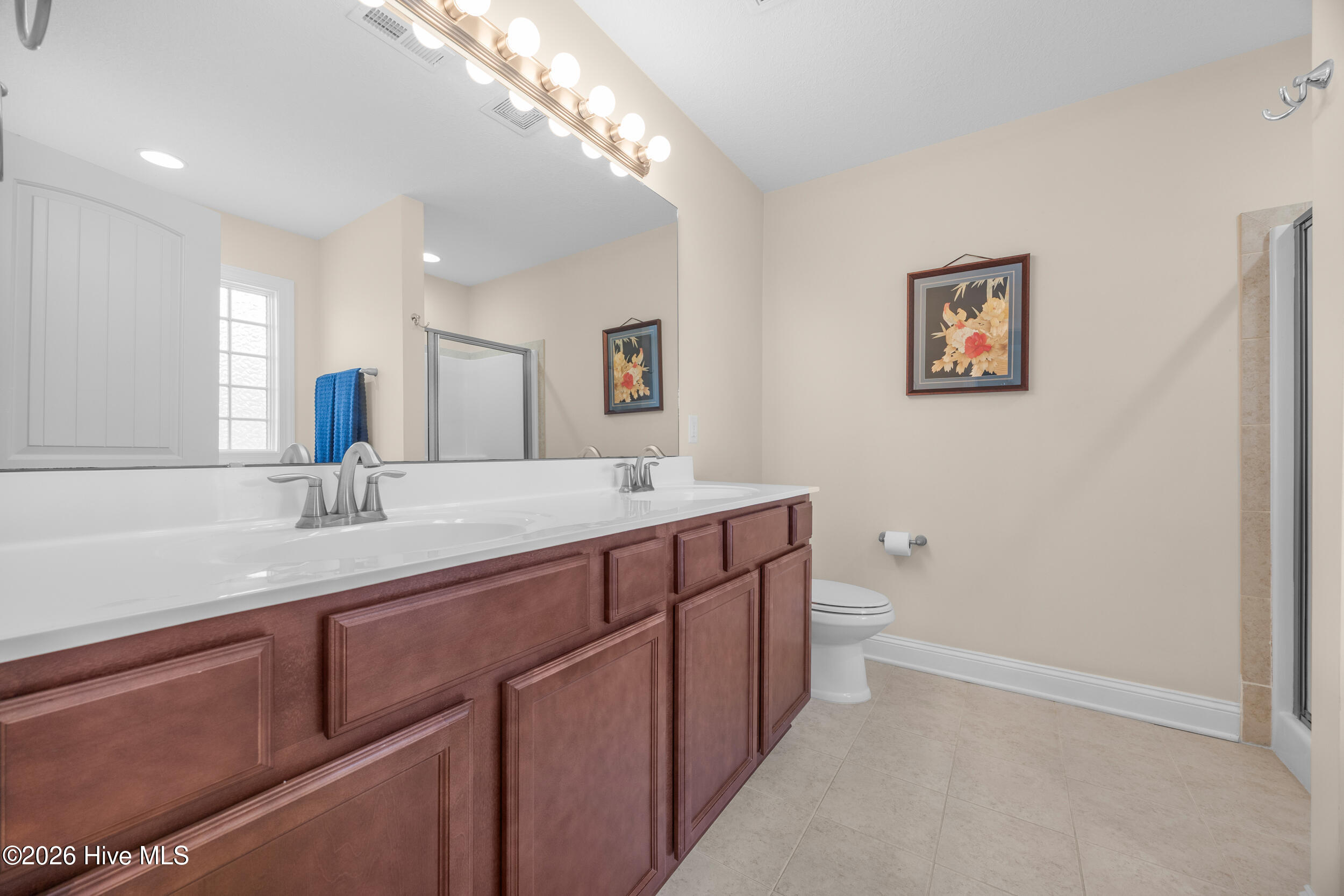 100567416 | Photo 27