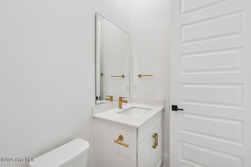 100521312 | Photo 12