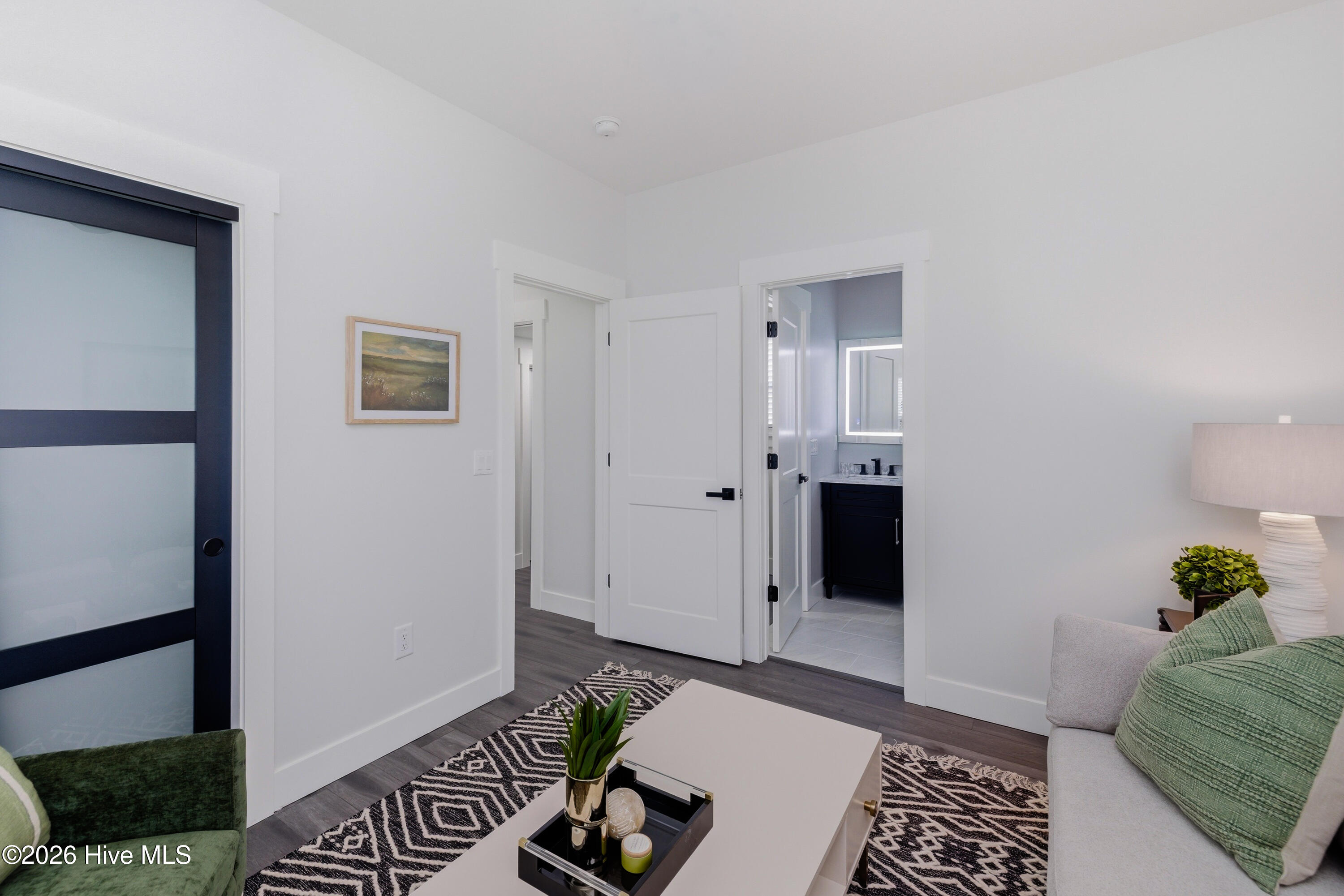 100554994 | Photo 22