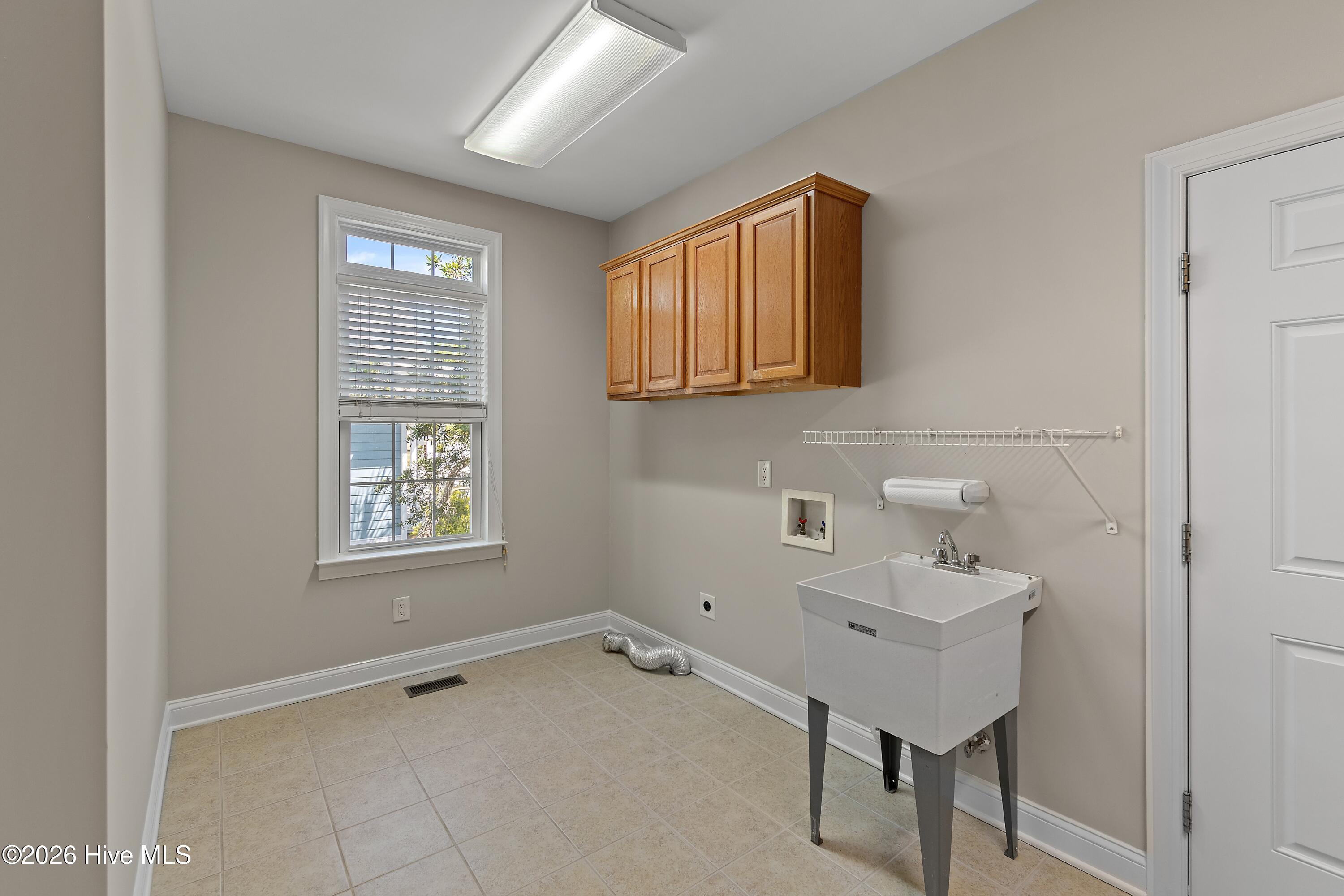 100568662 | Photo 23