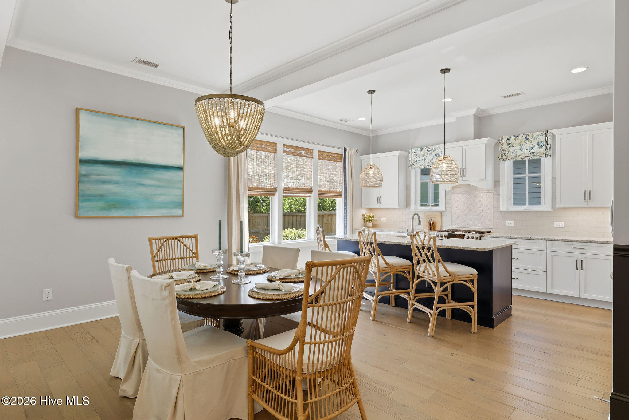 100569190 | Photo 18