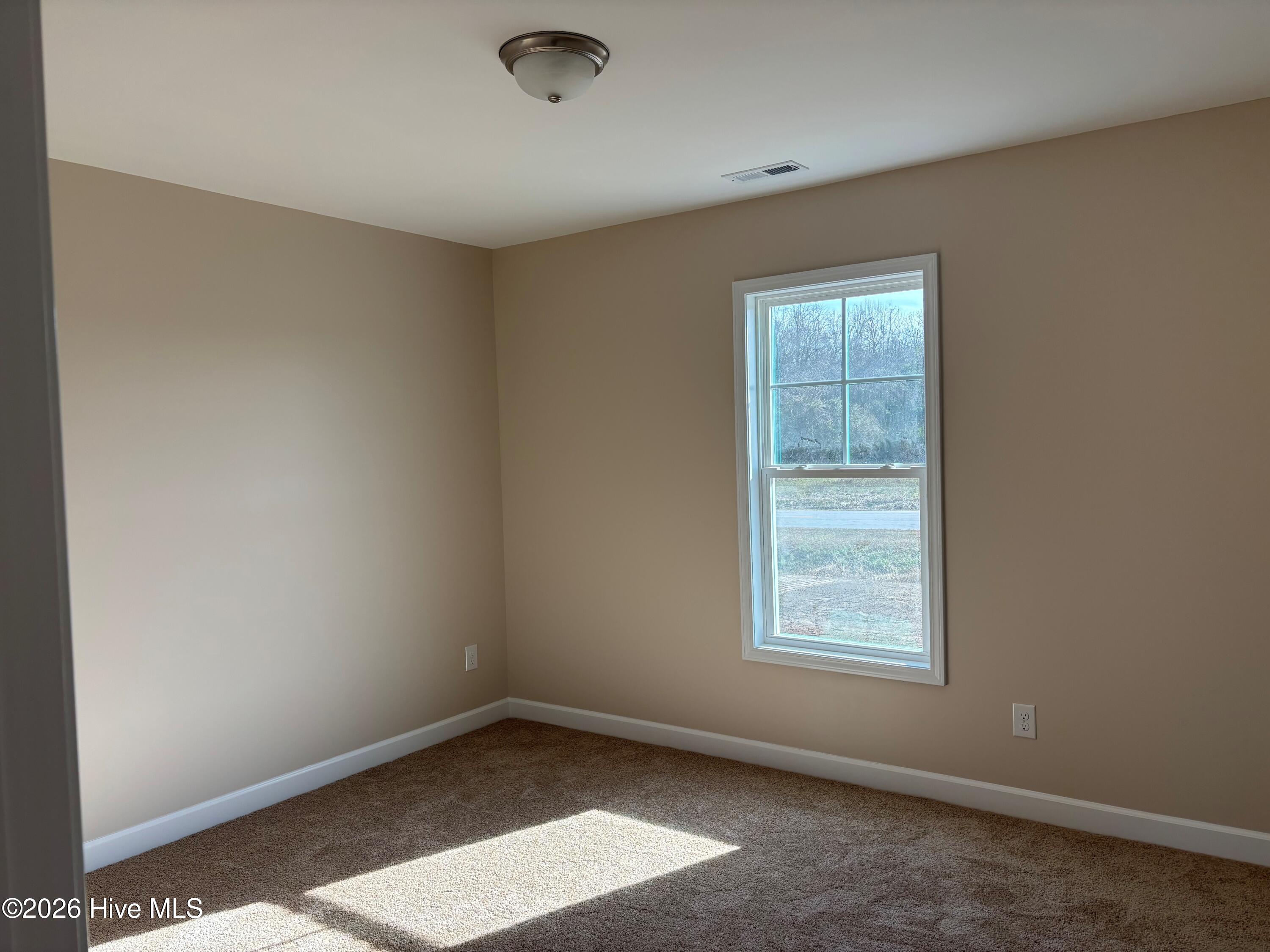 100548779 | Photo 10