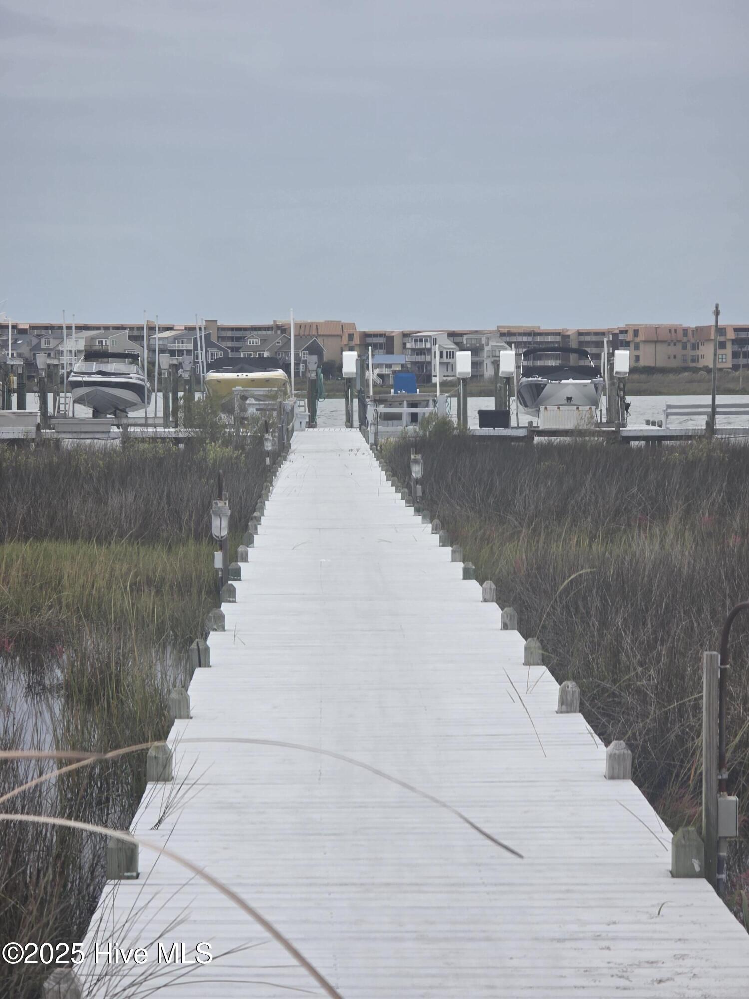 100535825 | Photo 11