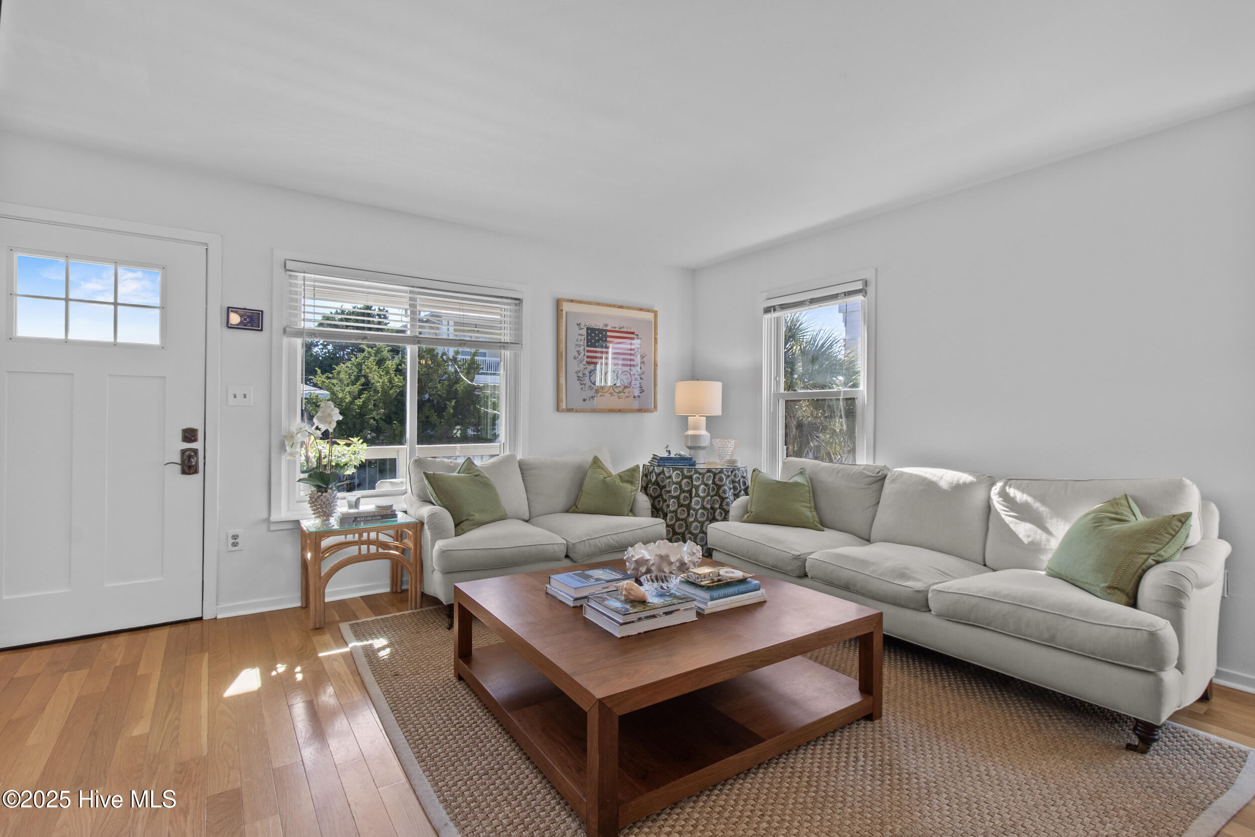 100545997 | Photo 15