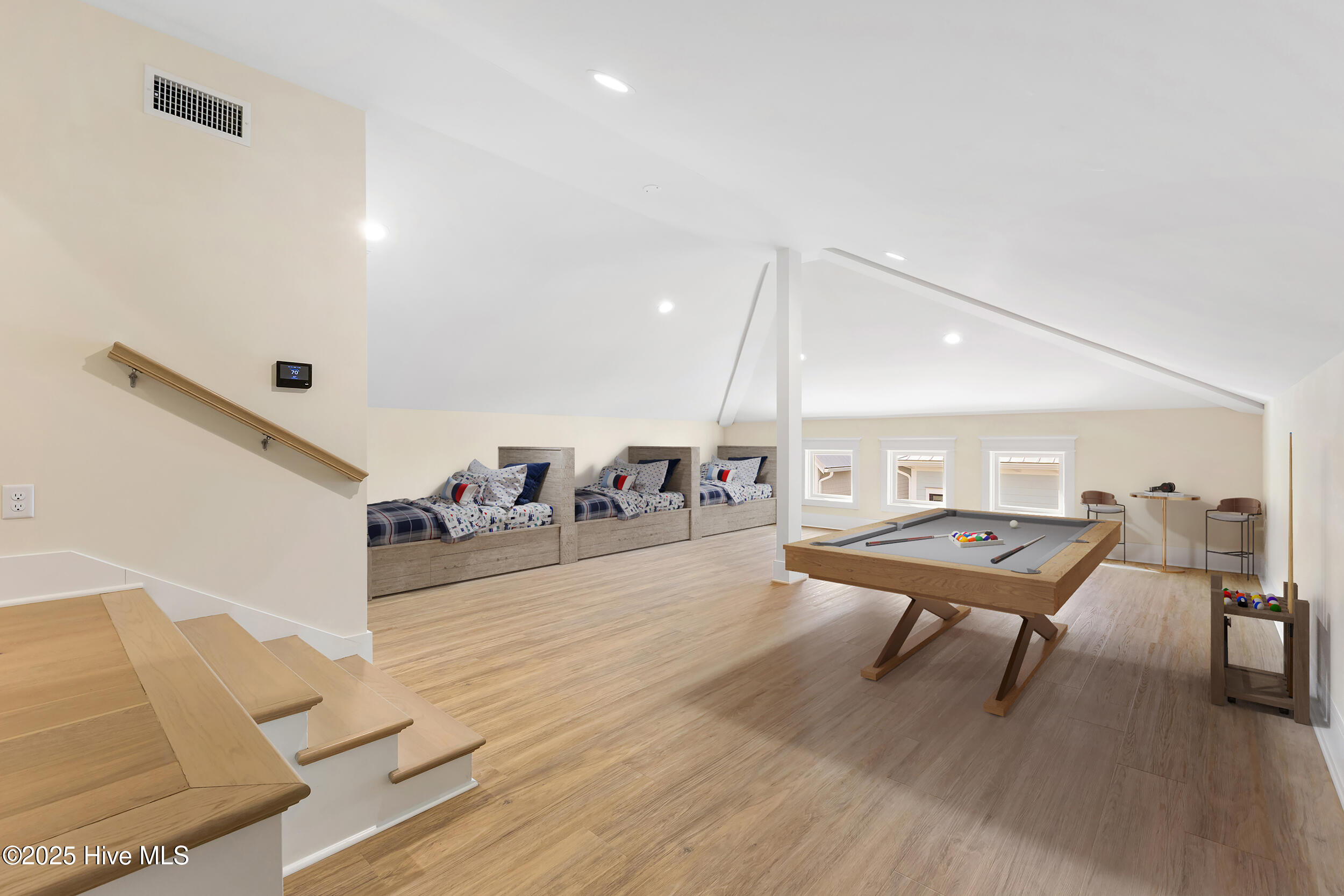 100535952 | Photo 69