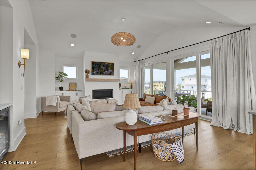 100520014 | Photo 10