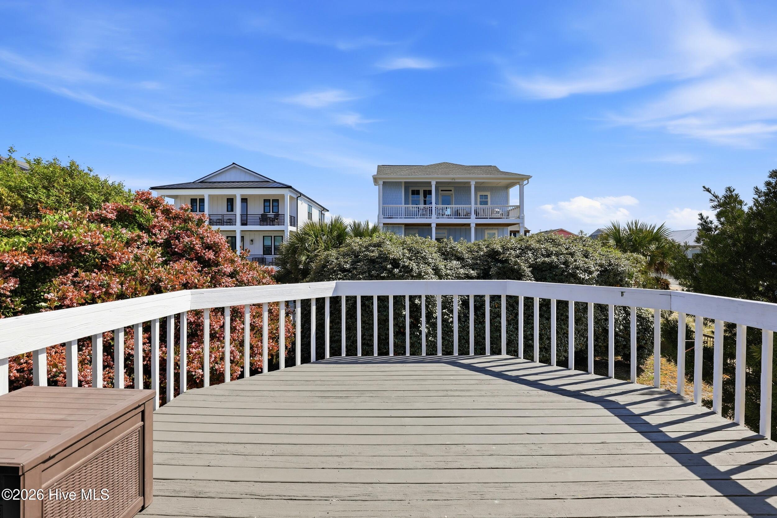 100565033 | Photo 25