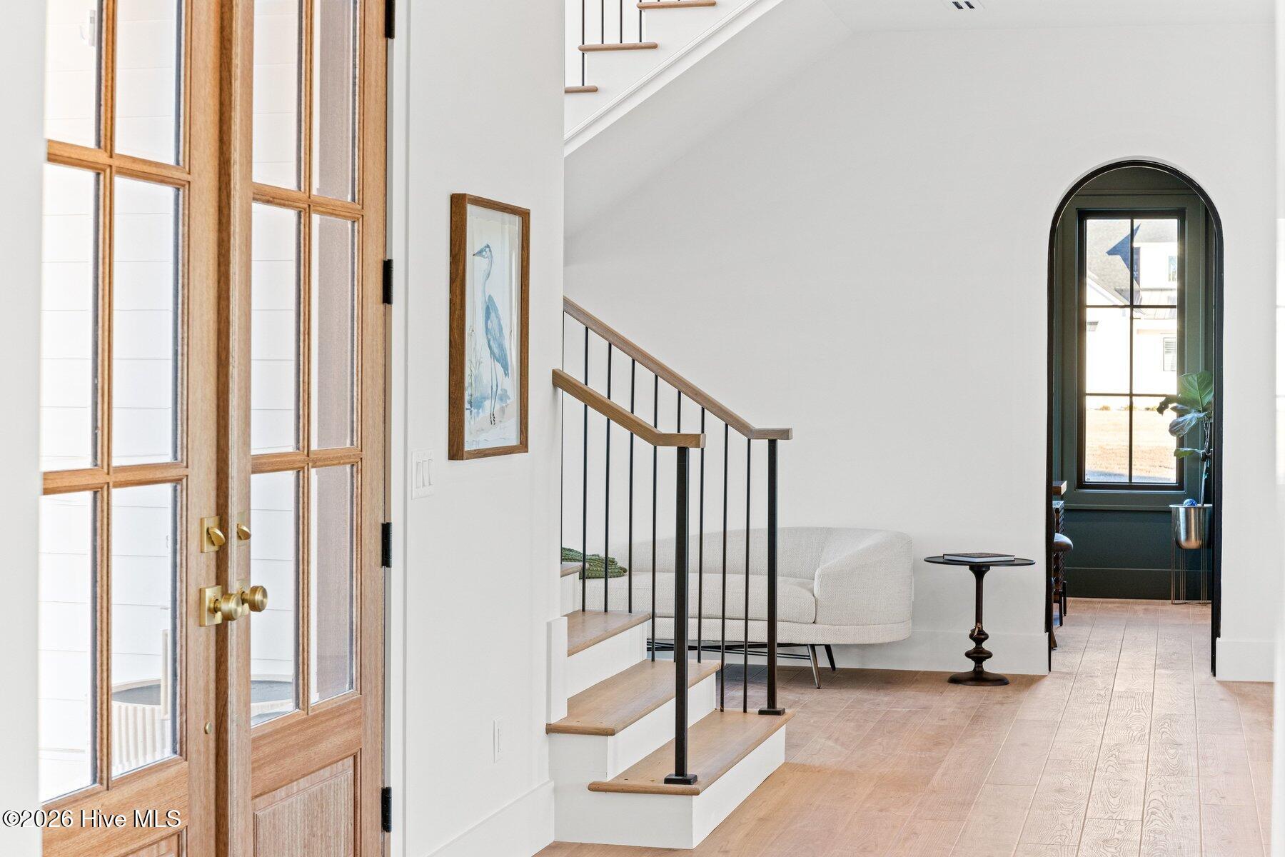 100529848 | Photo 26