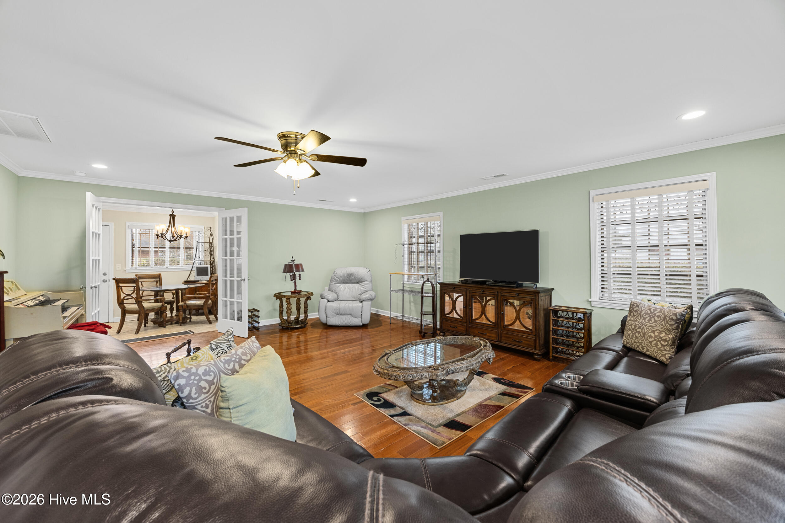 100554132 | Photo 21