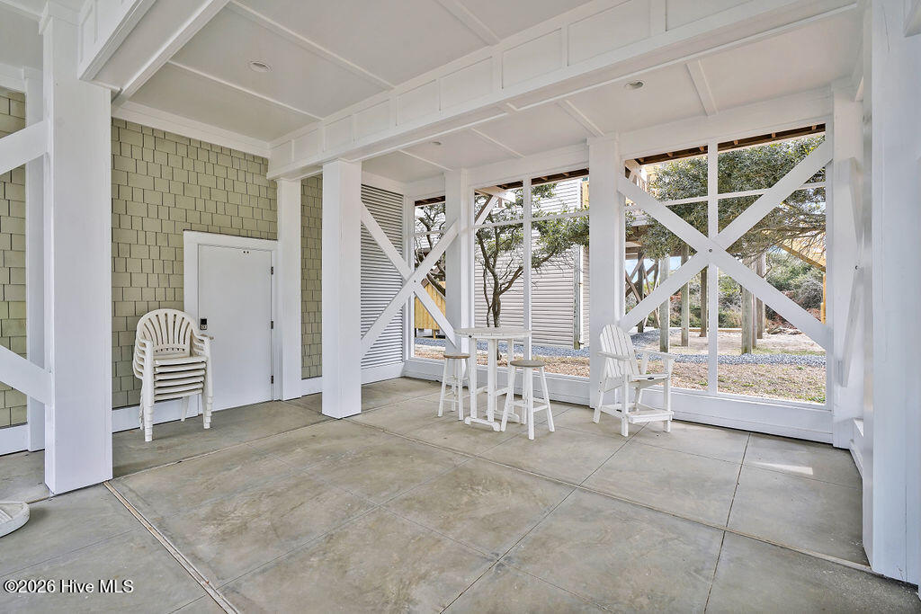 100564545 | Photo 109