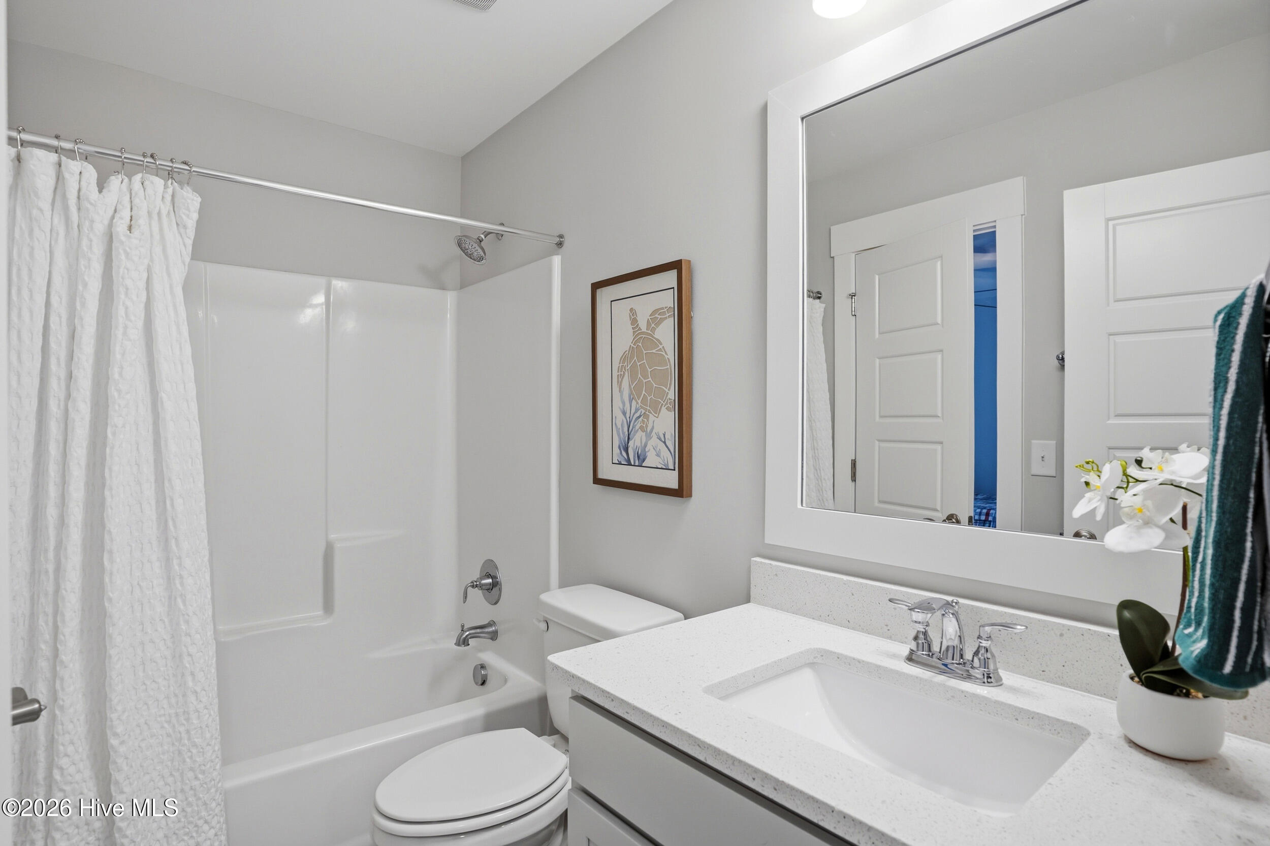 100565471 | Photo 44