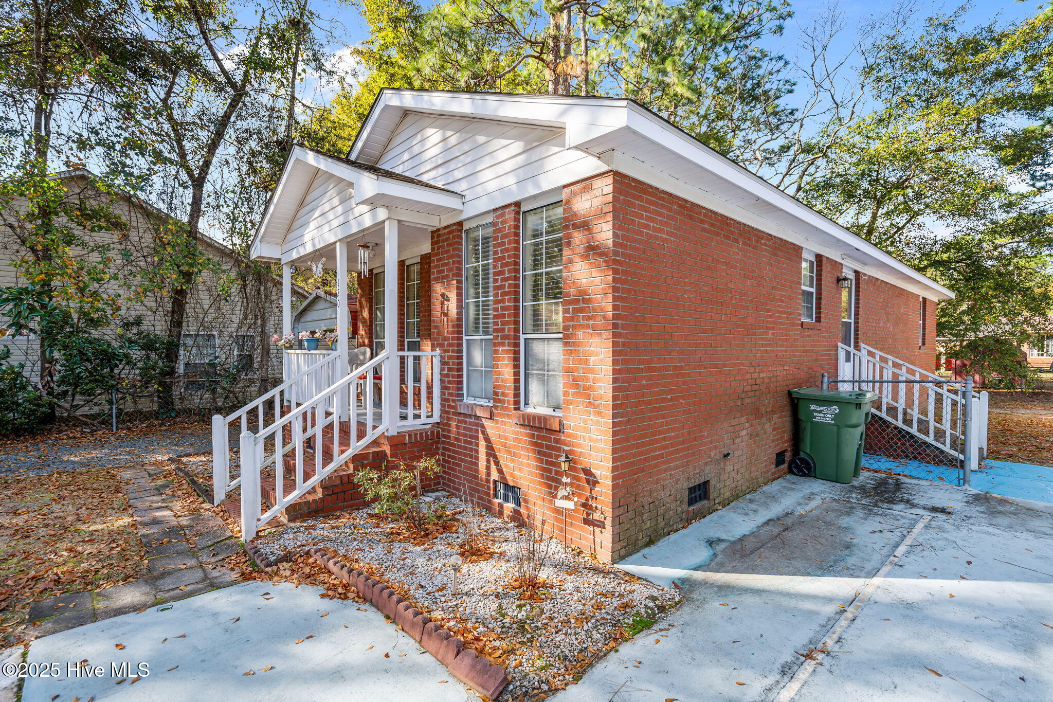 100559605 | Photo 40