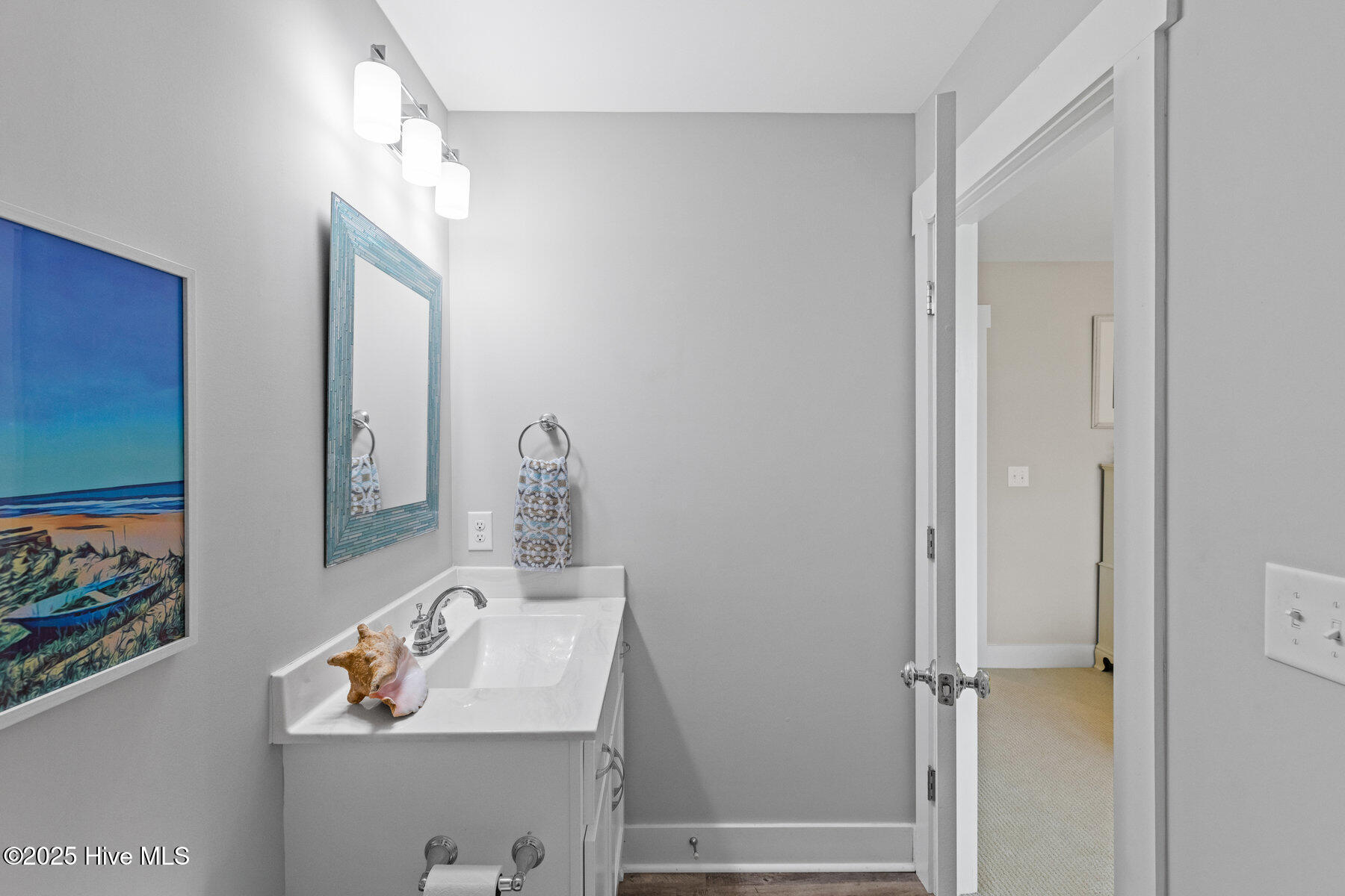 100523627 | Photo 36