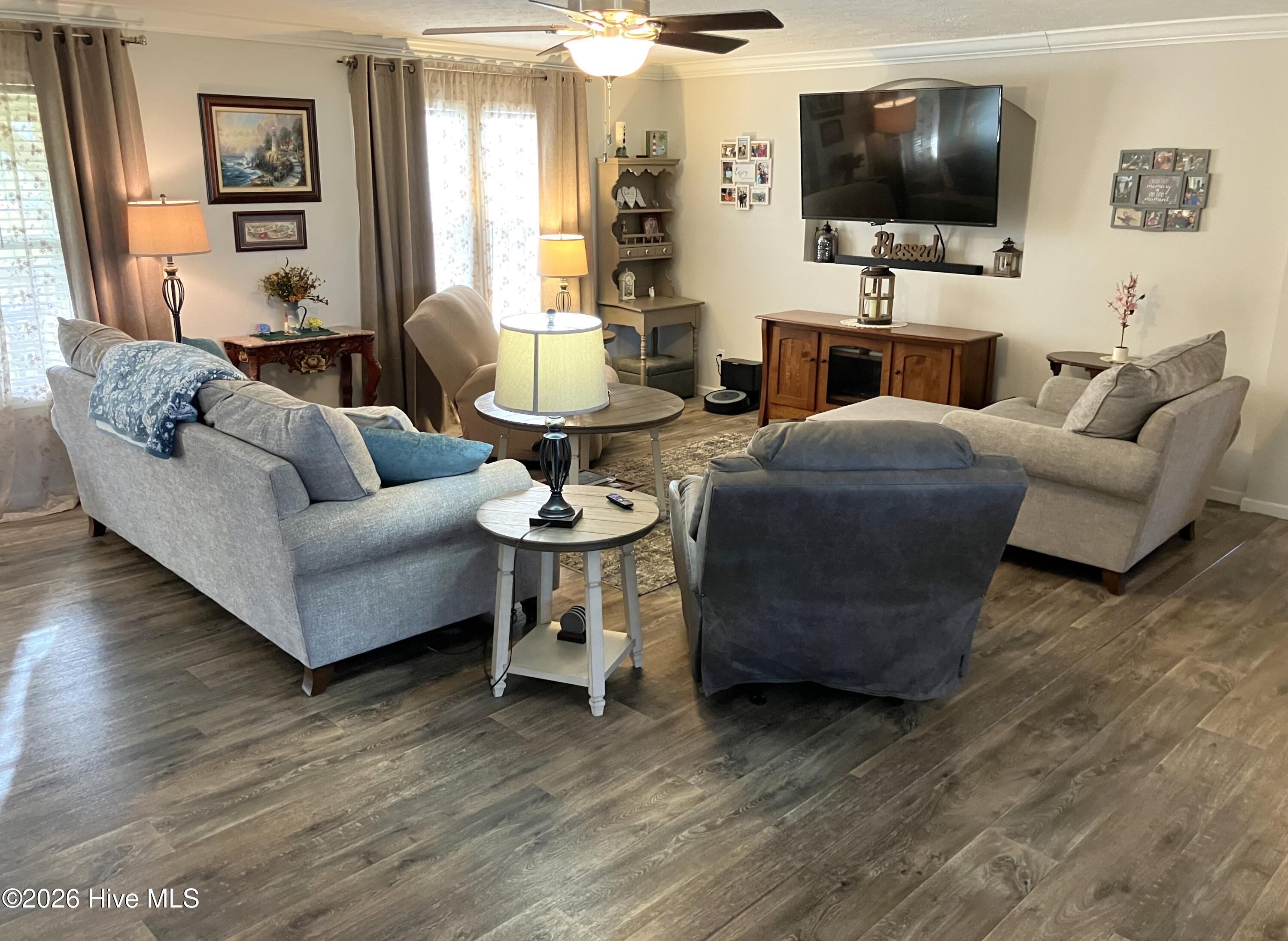 1406 White Oak River Road,Maysville