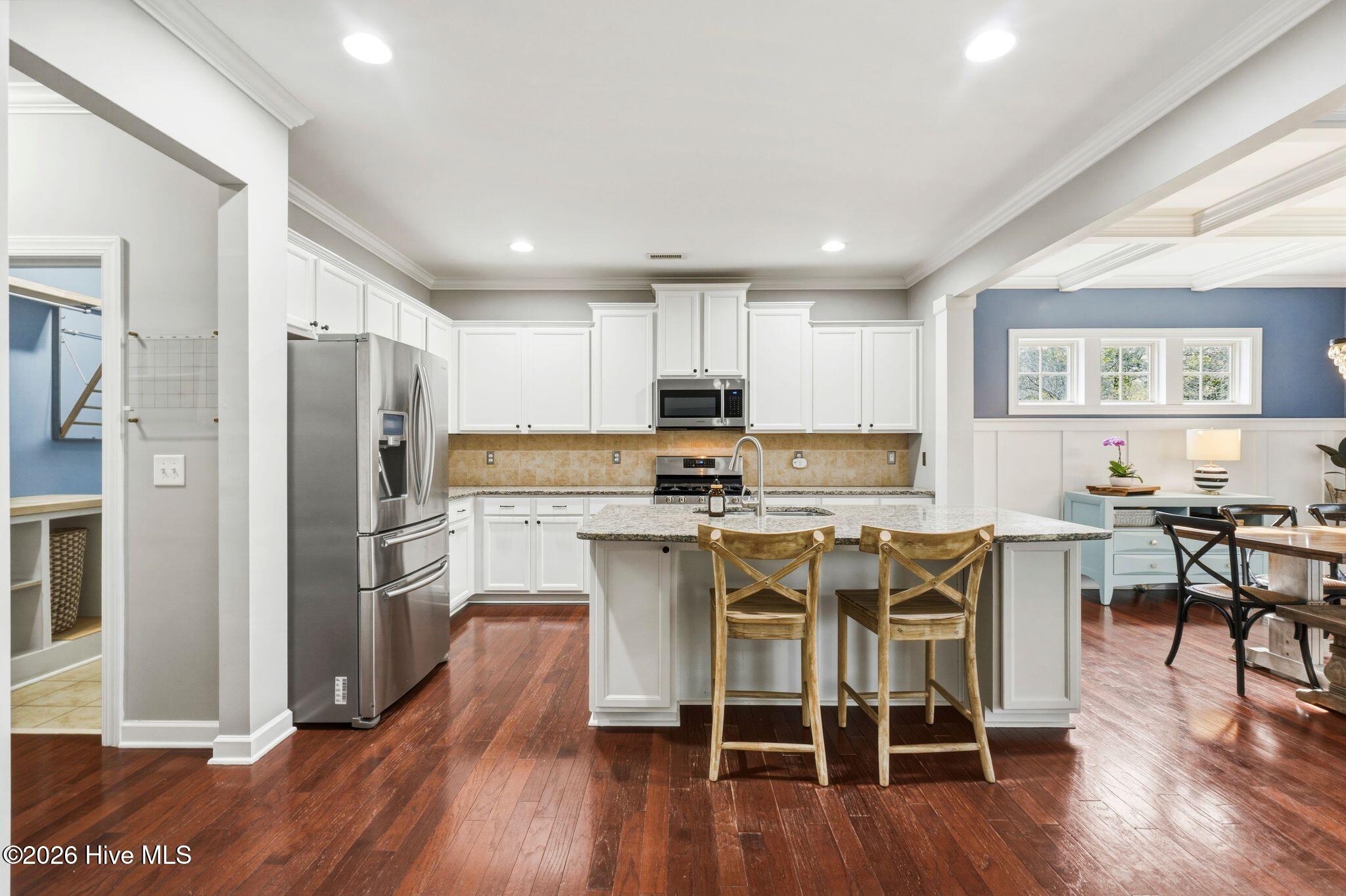 100562110 | Photo 15