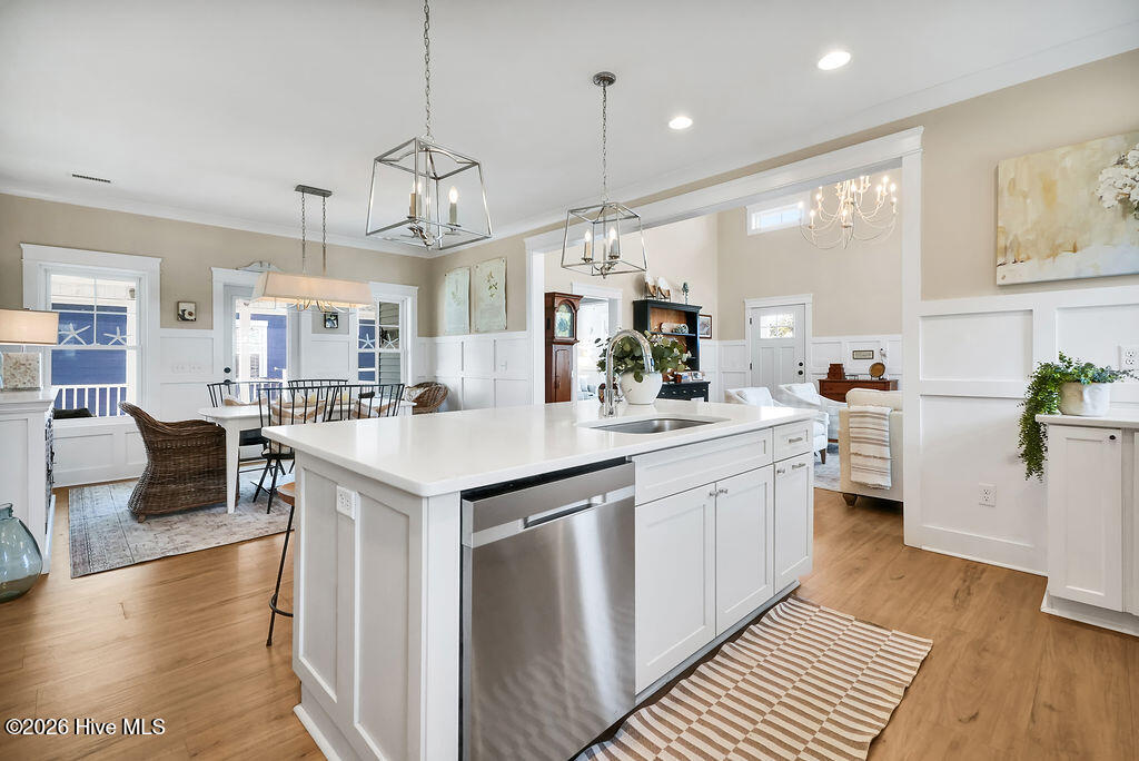 100561148 | Photo 18