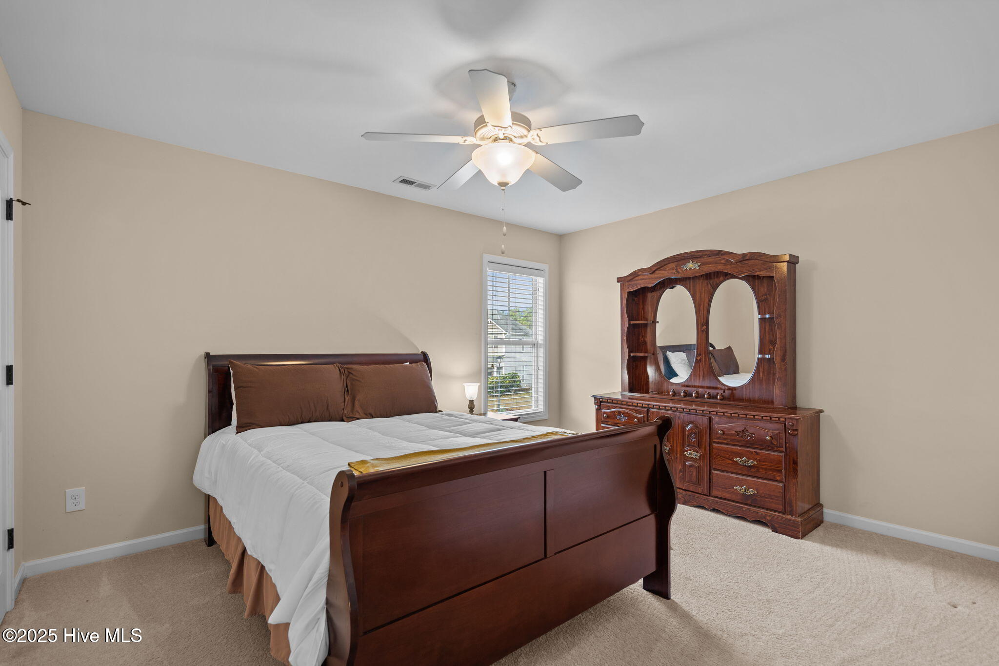 100544048 | Photo 36