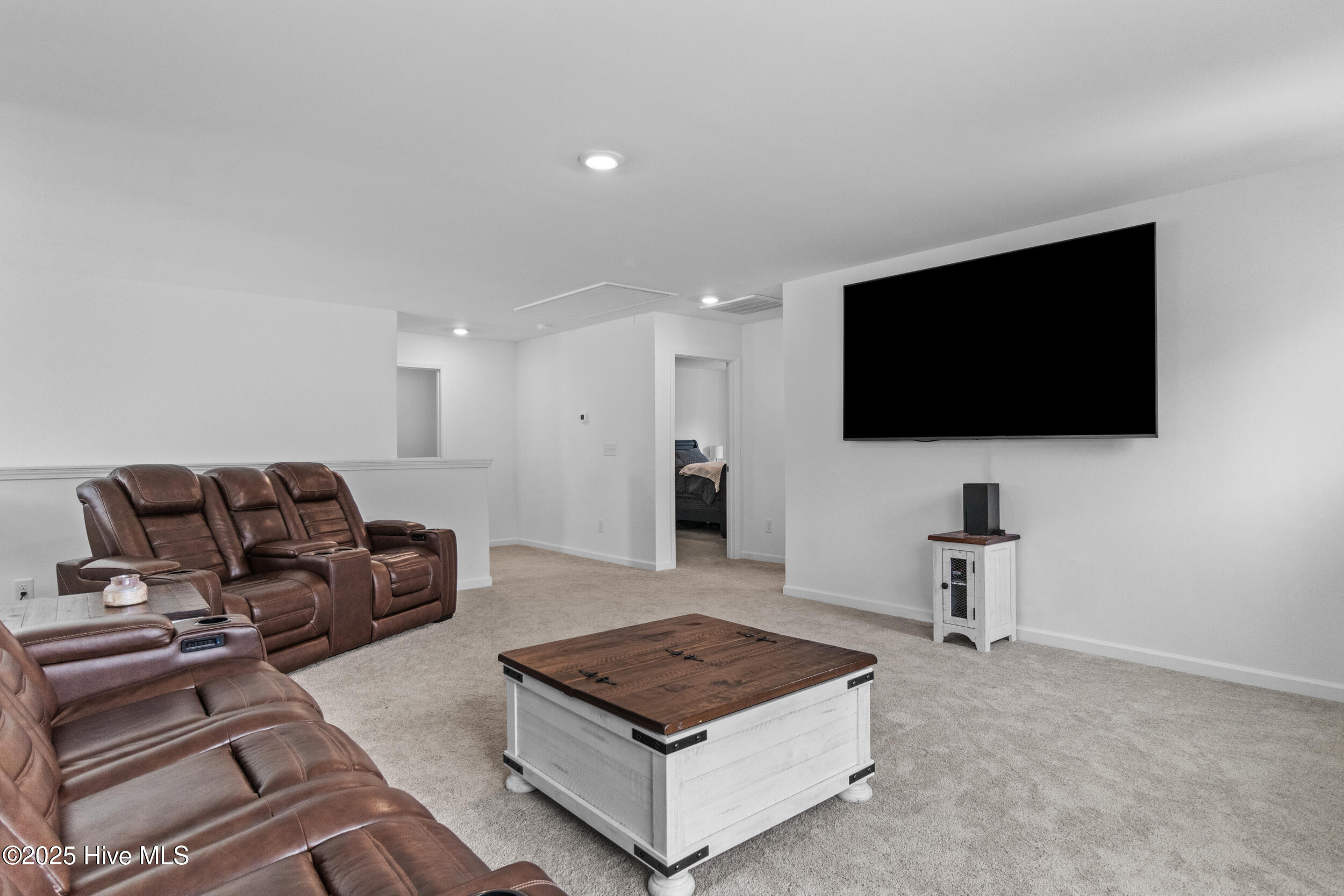 100524281 | Photo 27