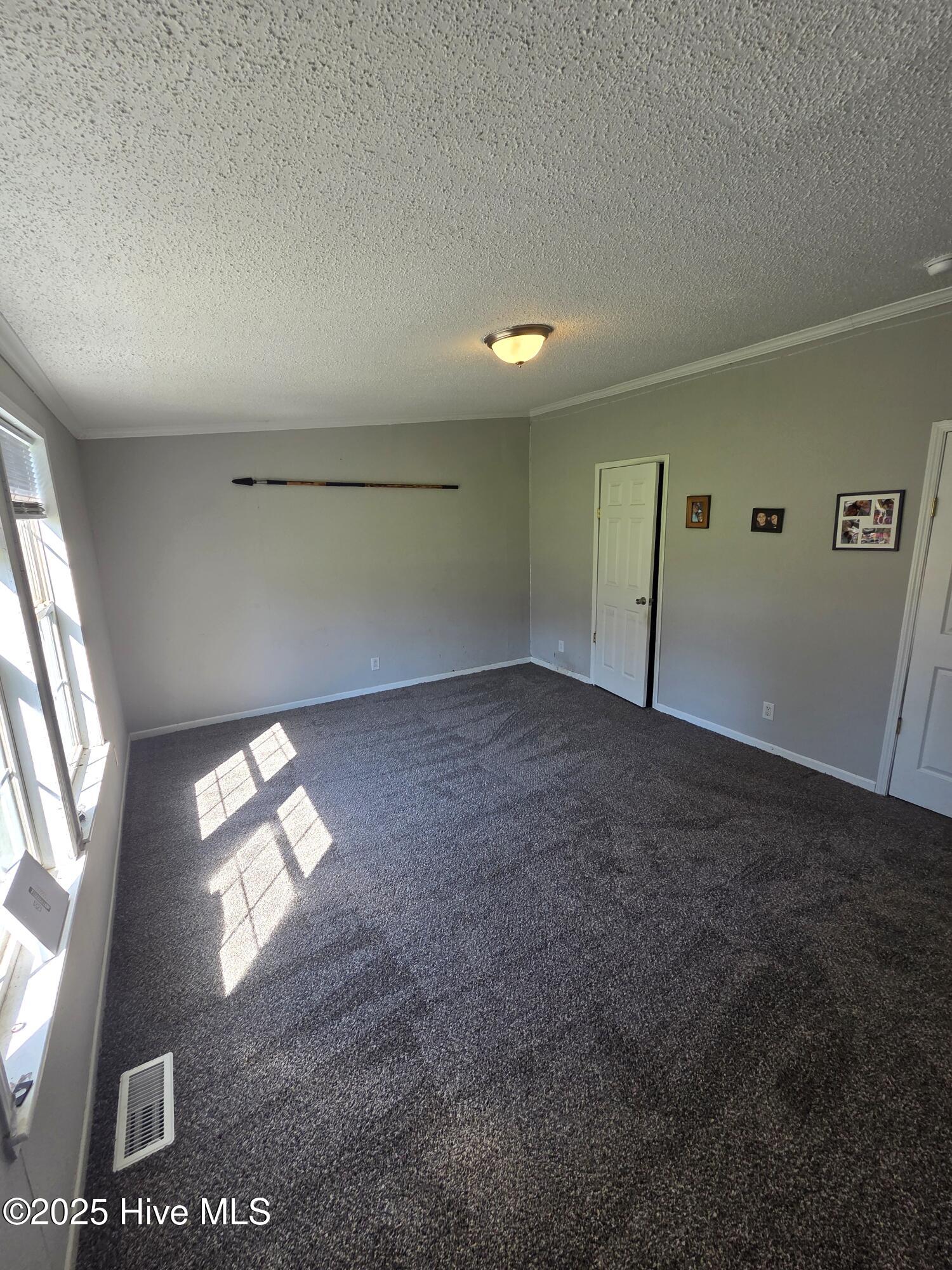 100528140 | Photo 24