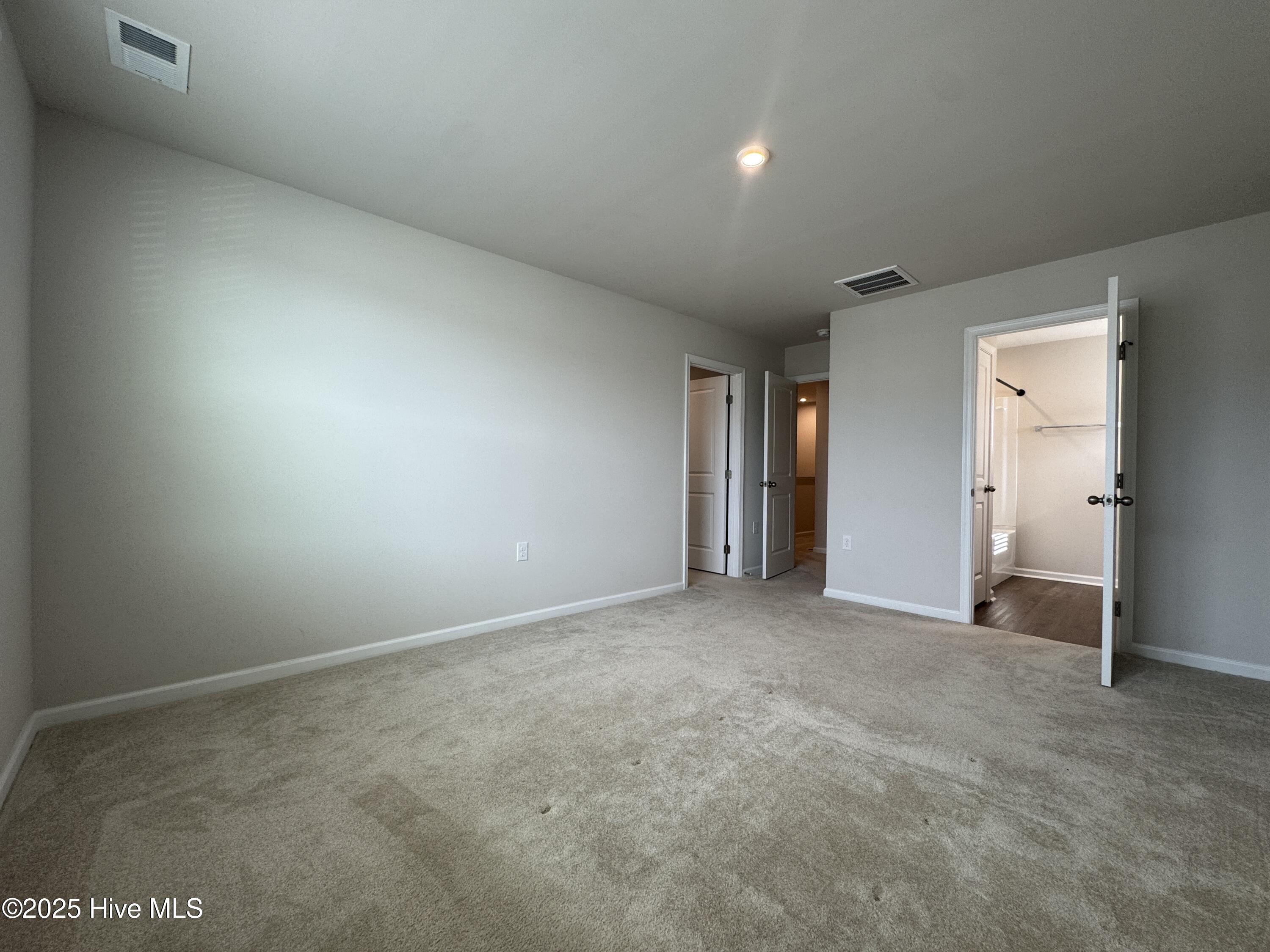 100542887 | Photo 13