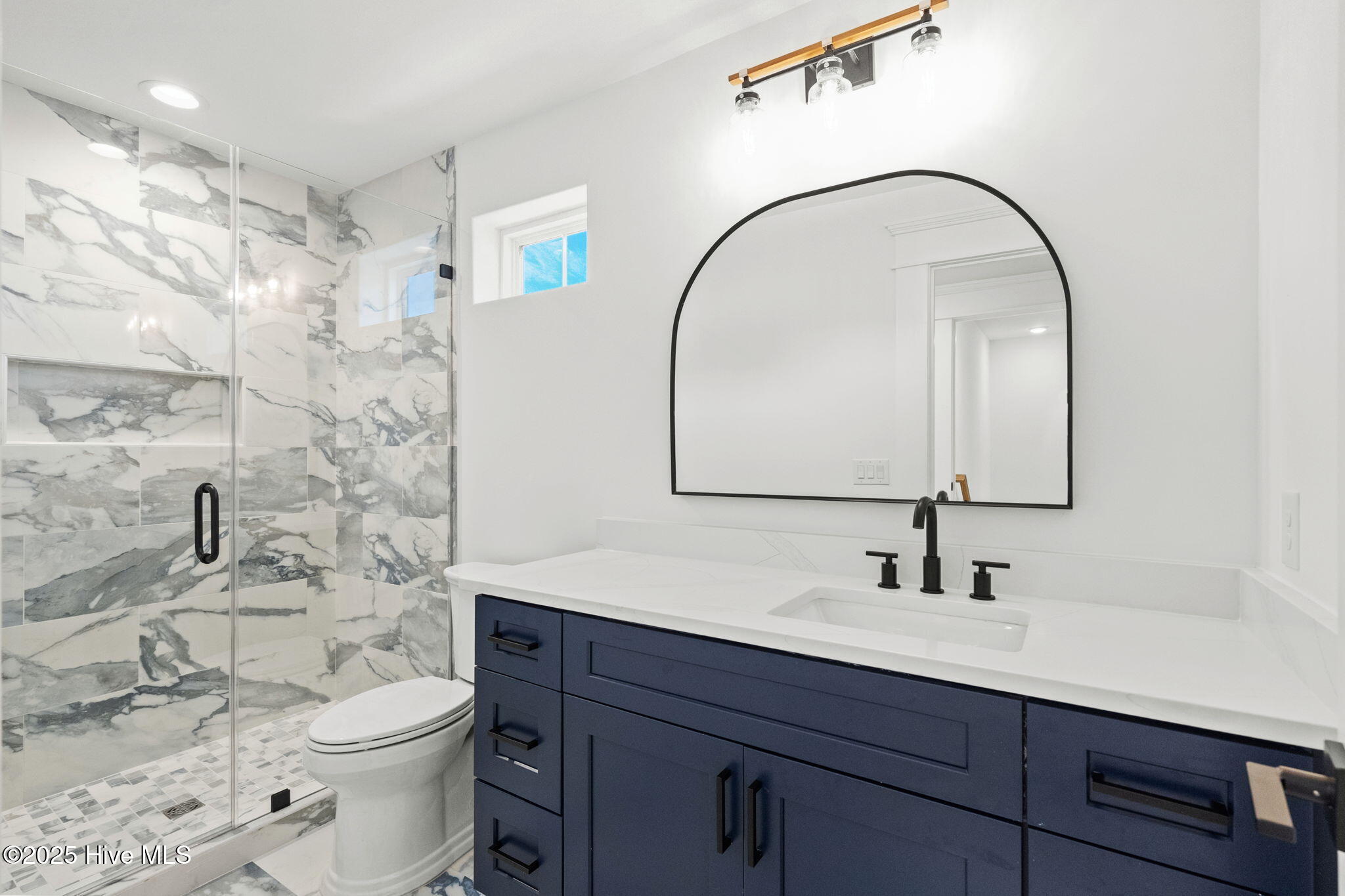 100535498 | Photo 44