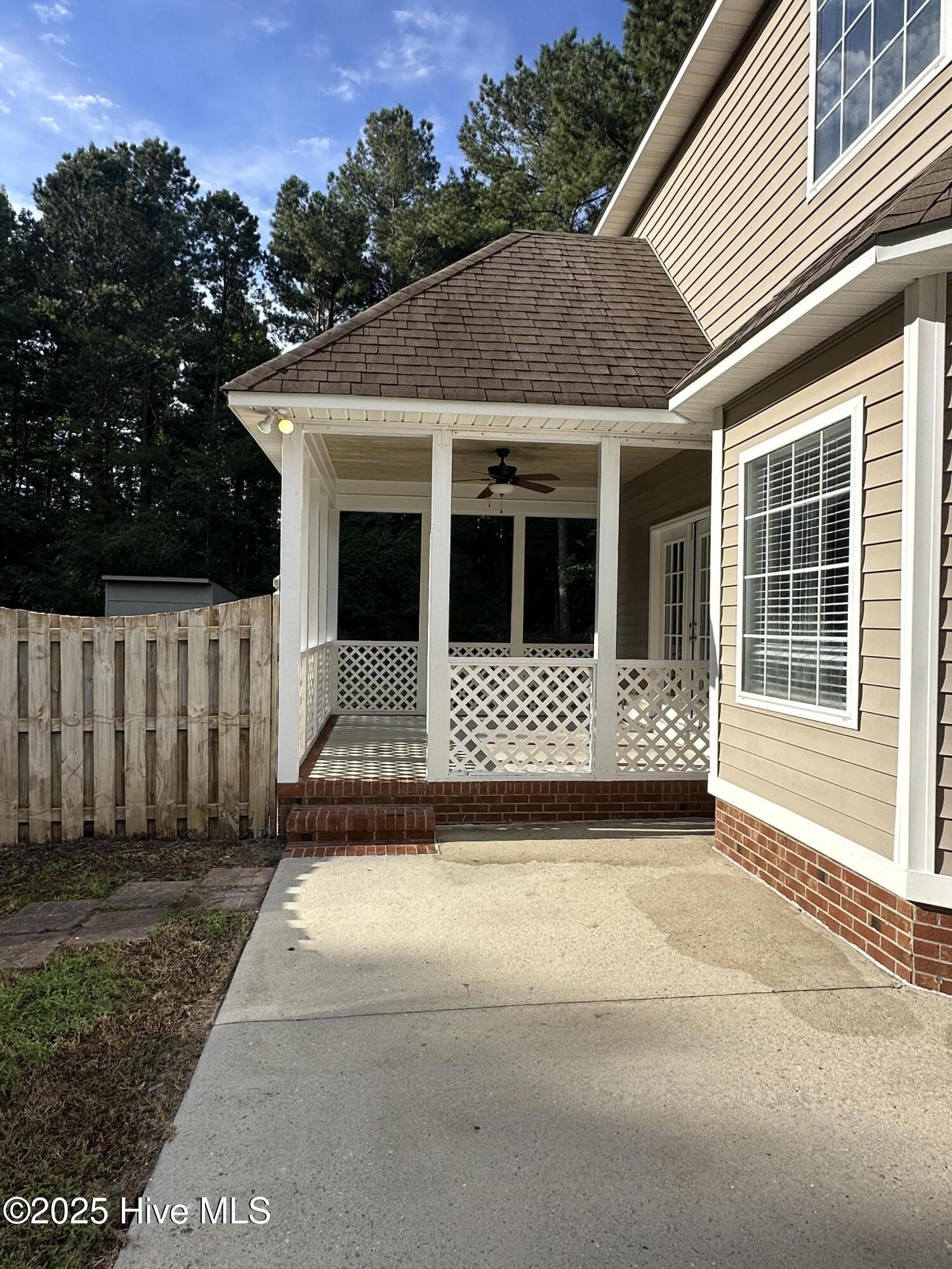 100524744 | Photo 42