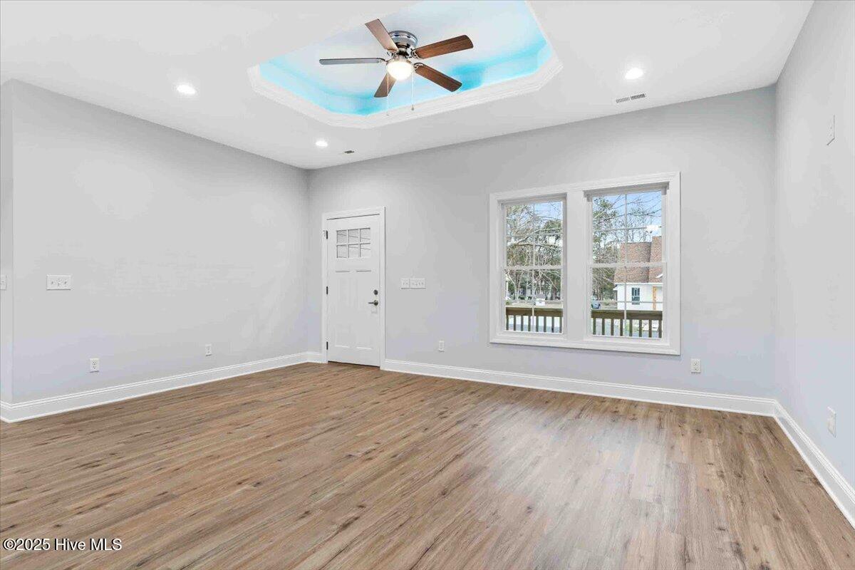 100525098 | Photo 23