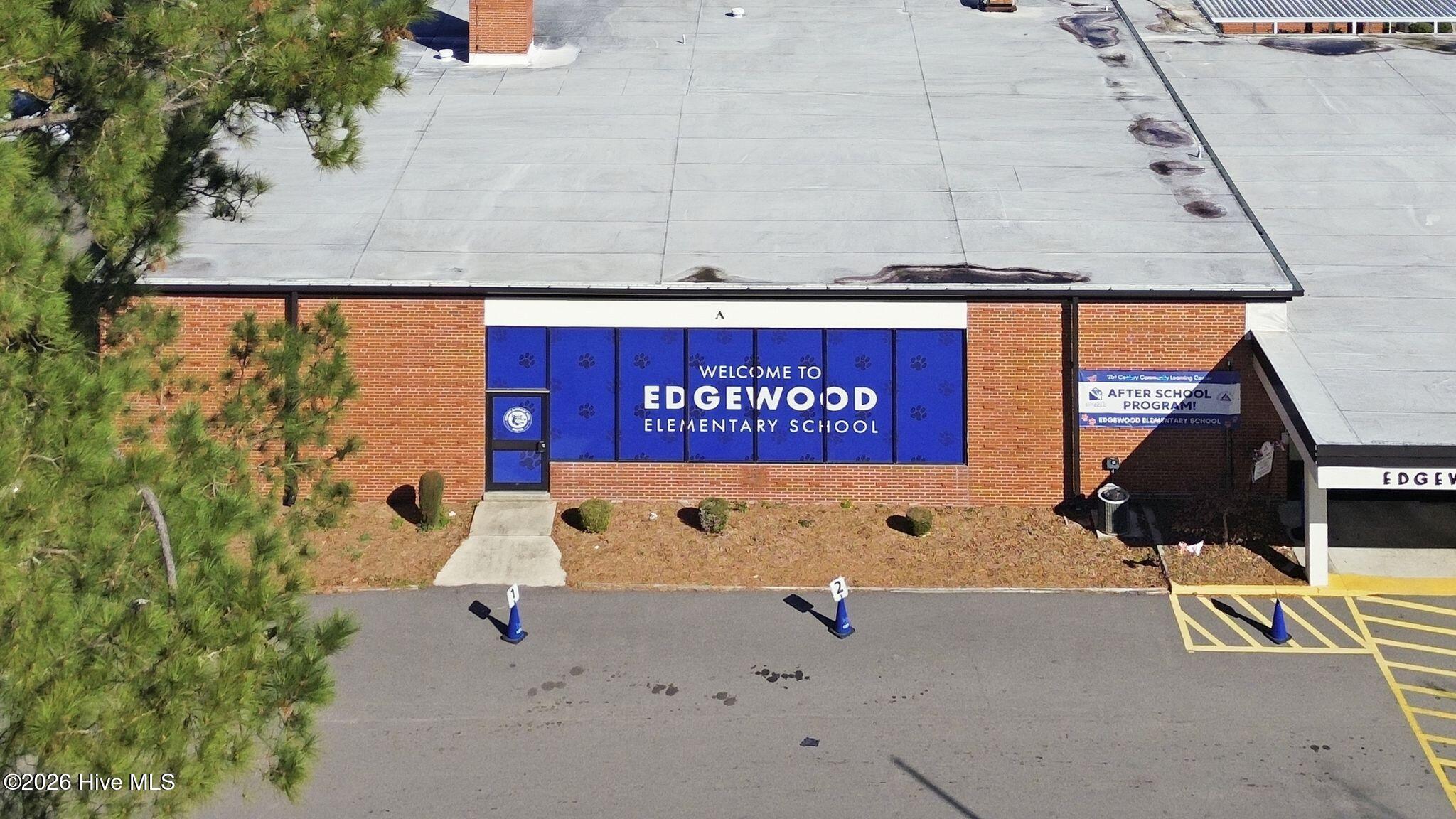 100557013 | Photo 39