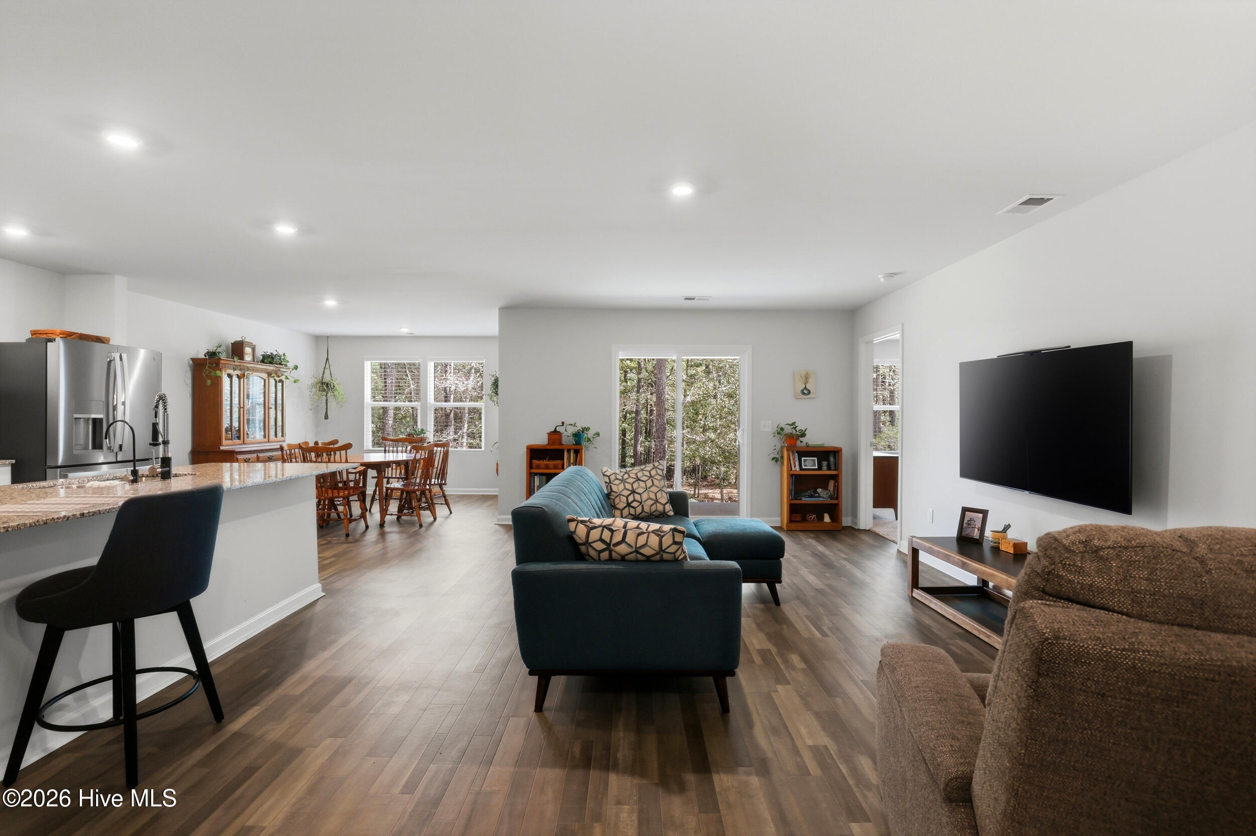 100565948 | Photo 12