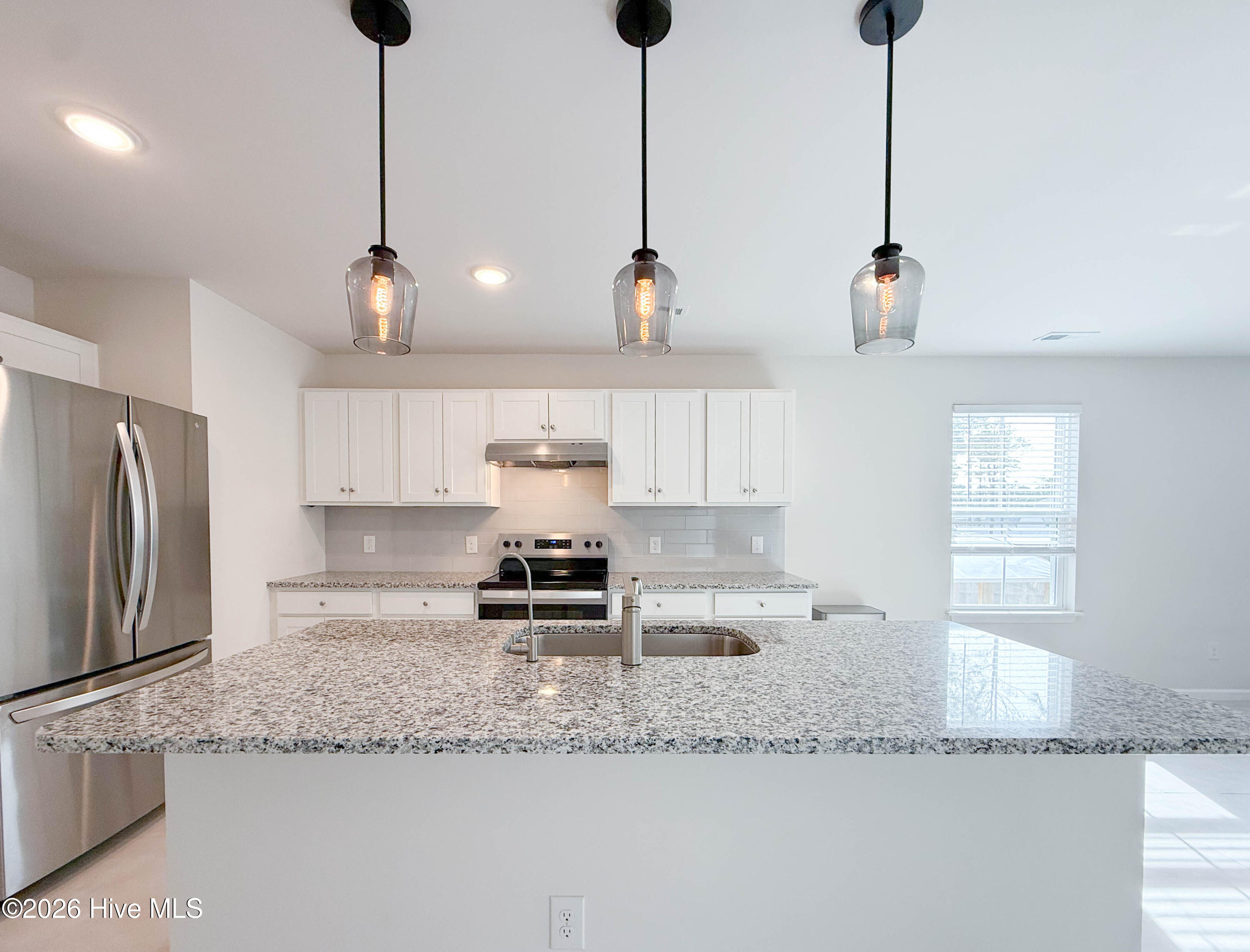 100548876 | Photo 13