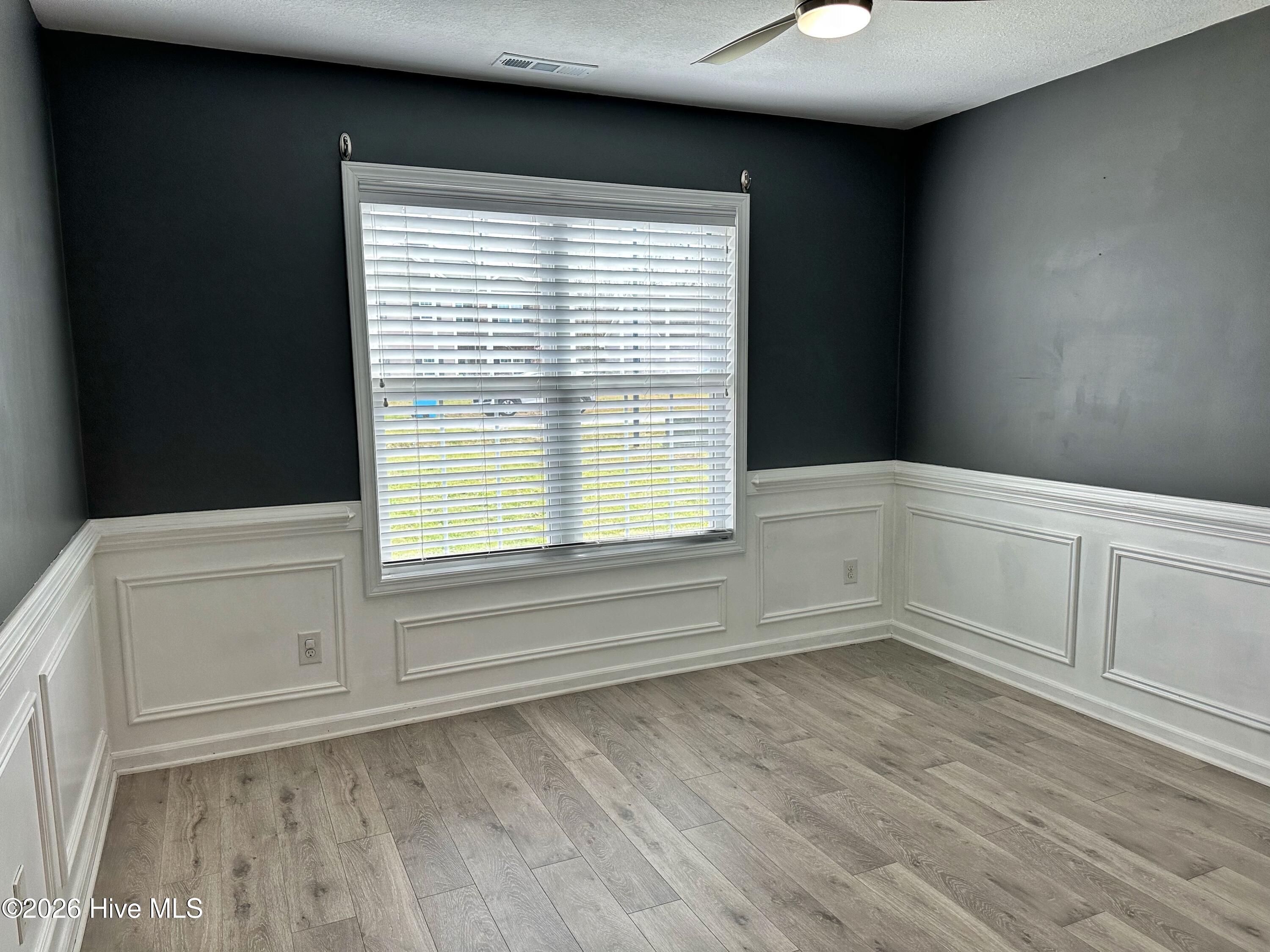 100561709 | Photo 26