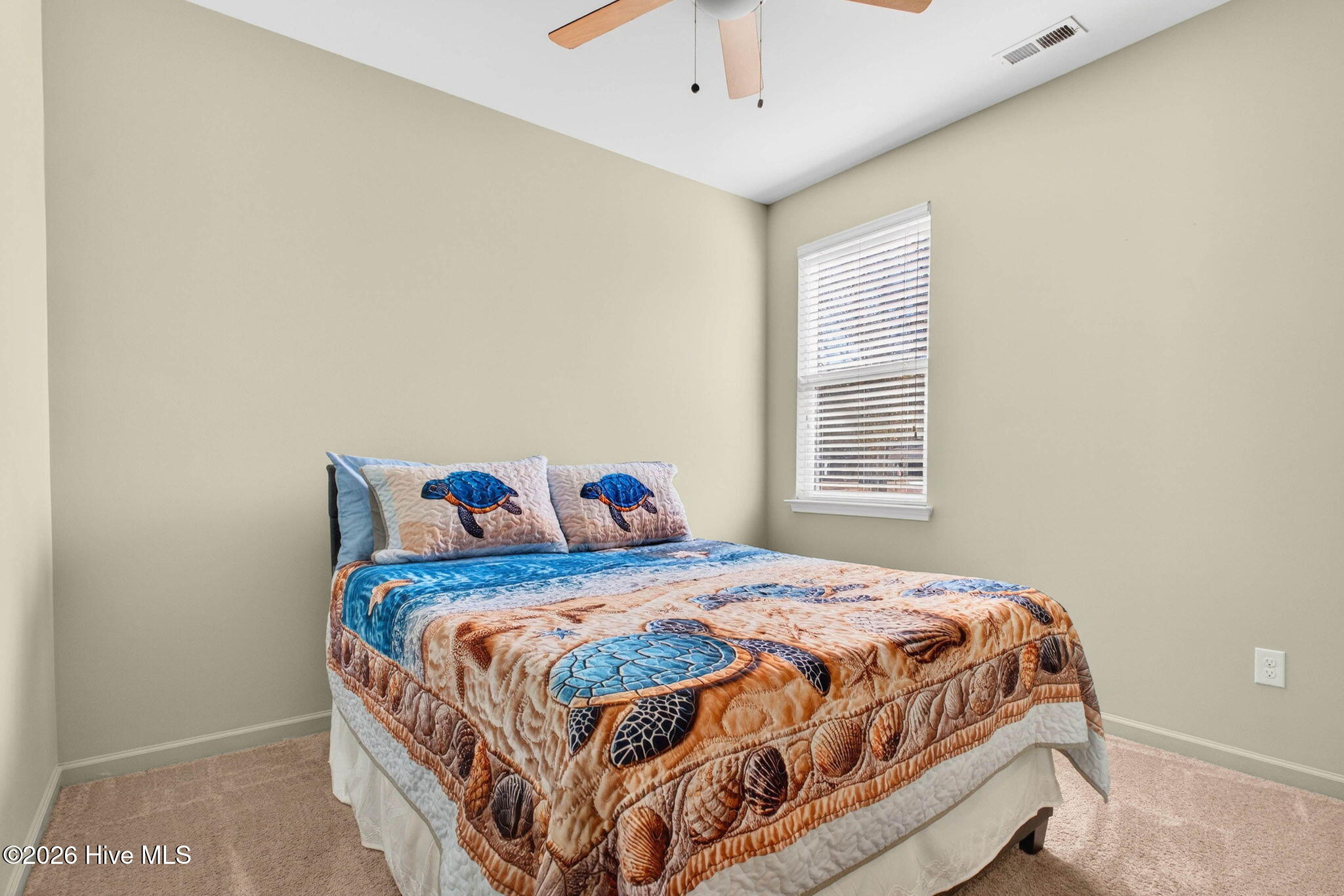 100555390 | Photo 16