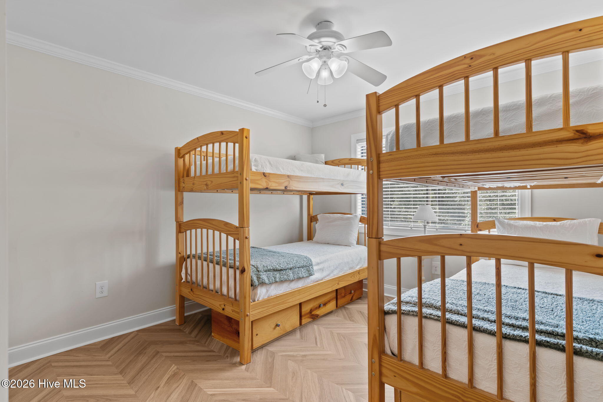 100558305 | Photo 34