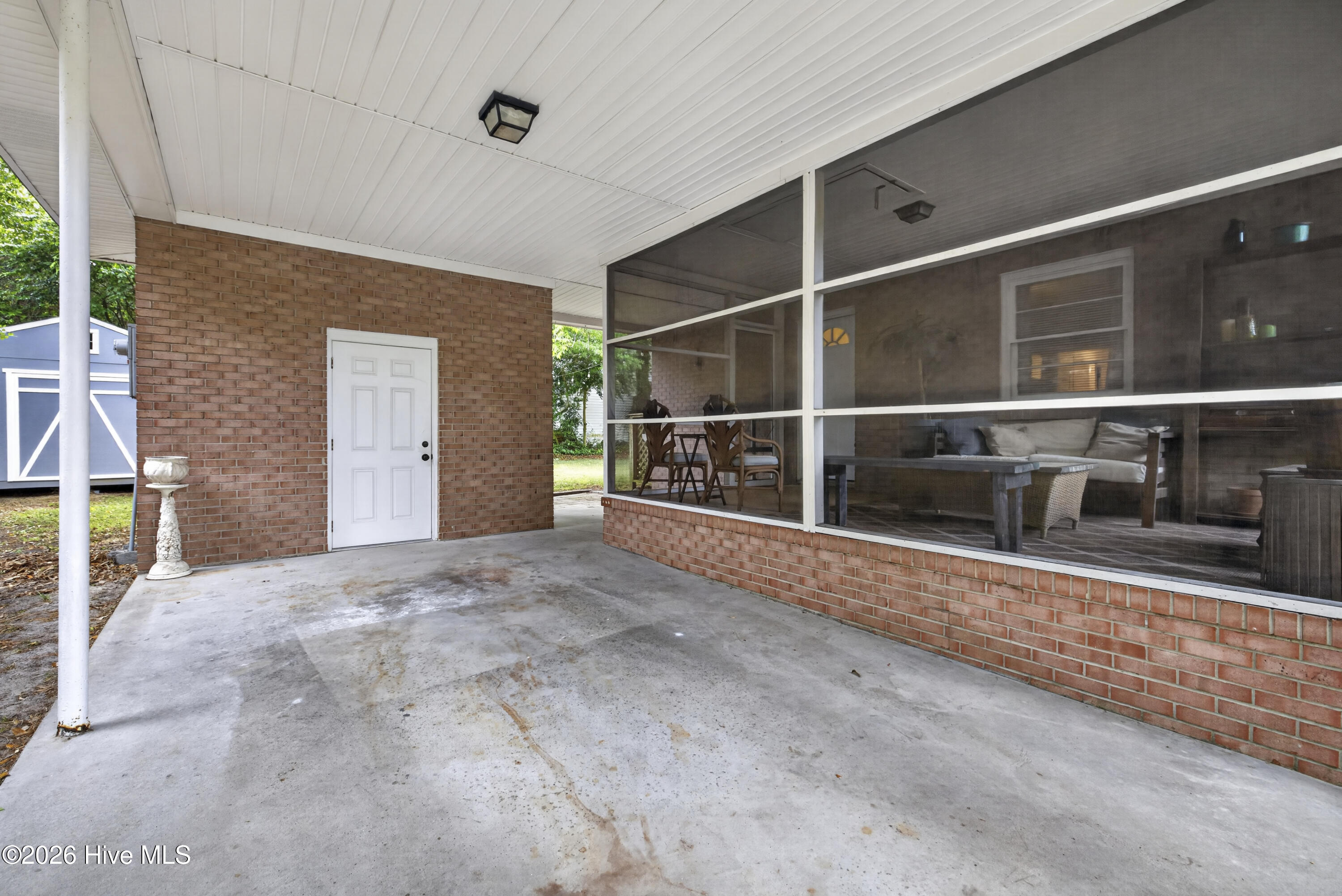 100570211 | Photo 10