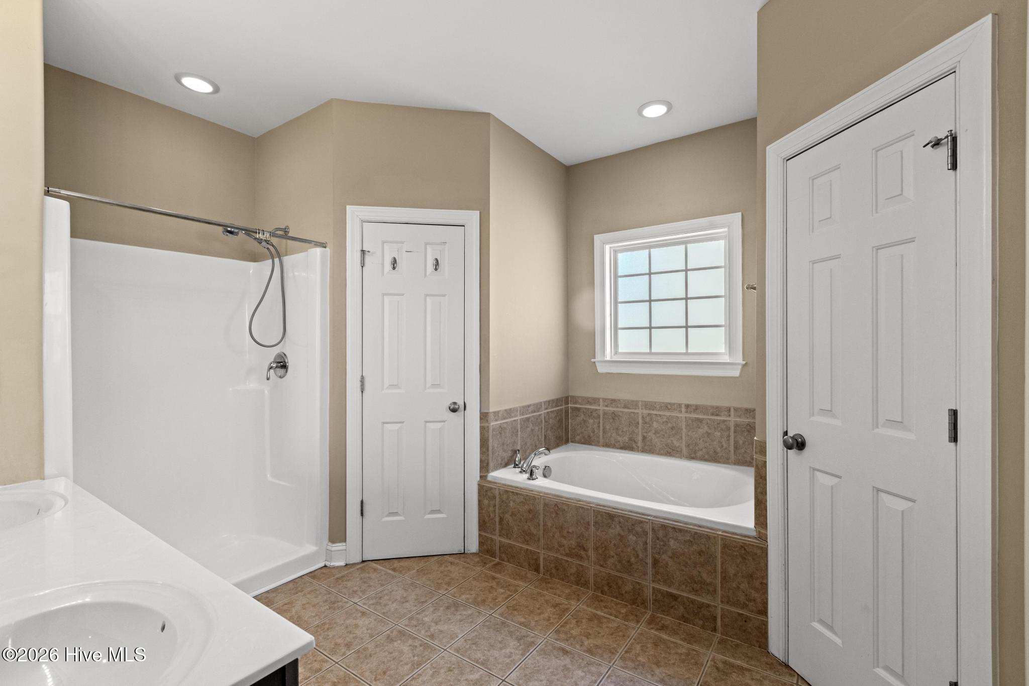 100556955 | Photo 18