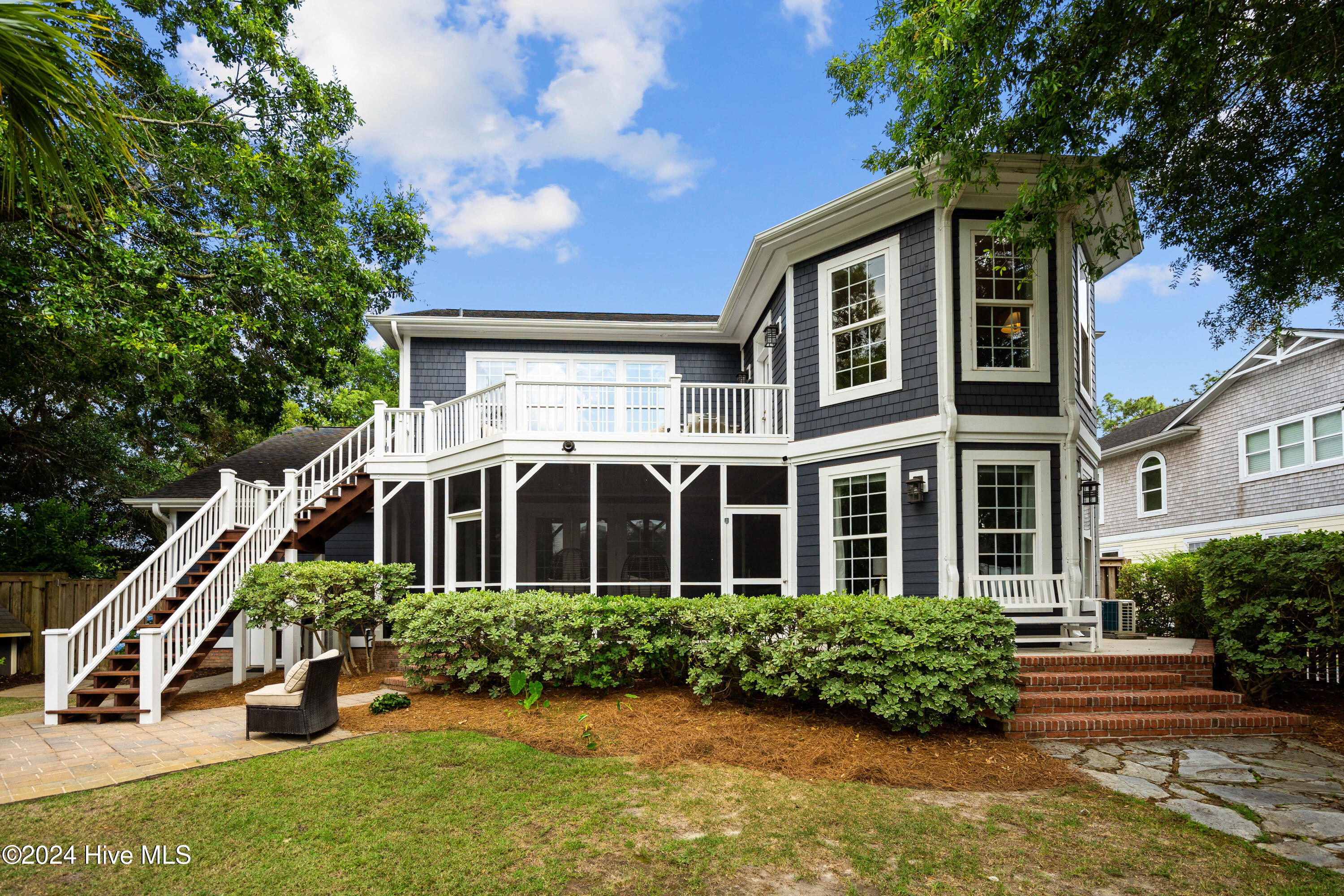 100550699 | Photo 61