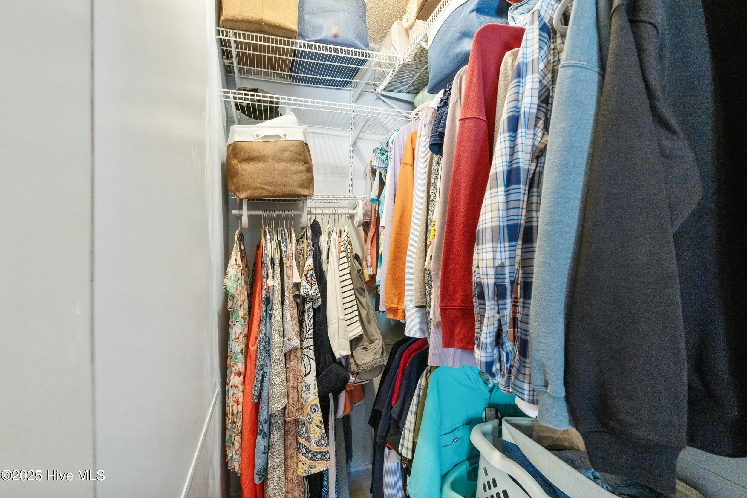 100482748 | Photo 17