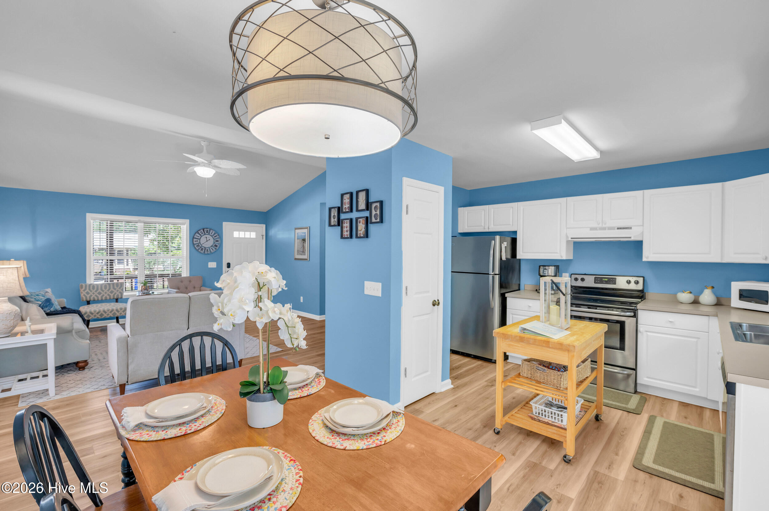 100565578 | Photo 12