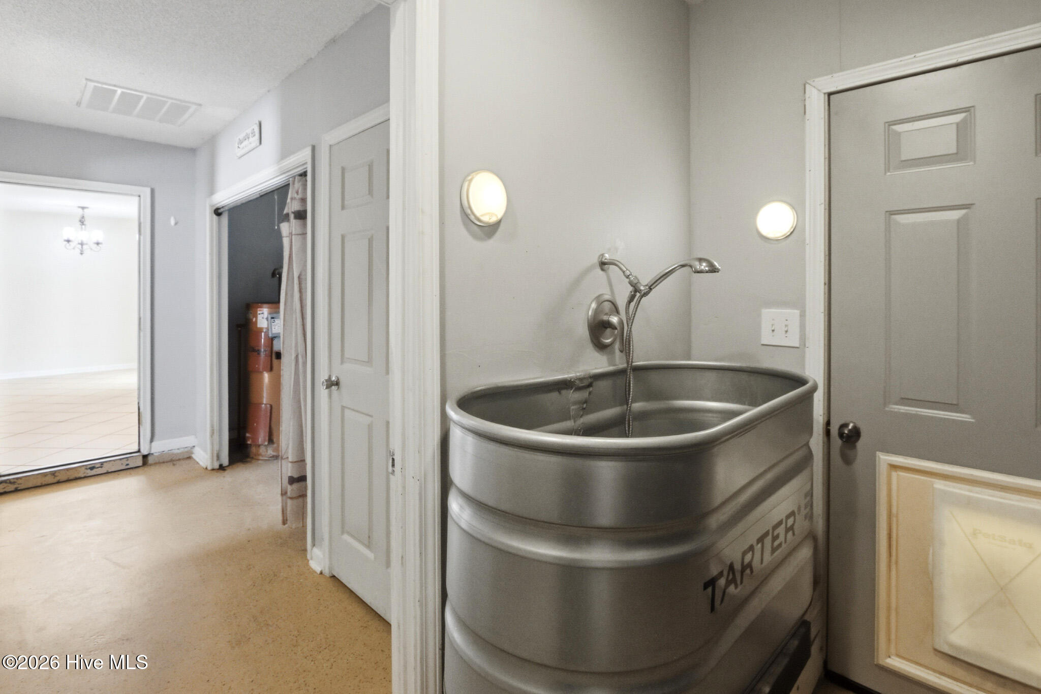 100558935 | Photo 32