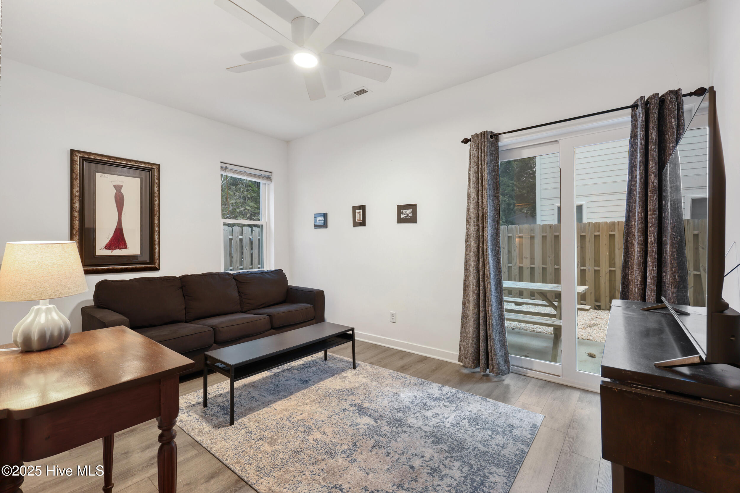 100530108 | Photo 19