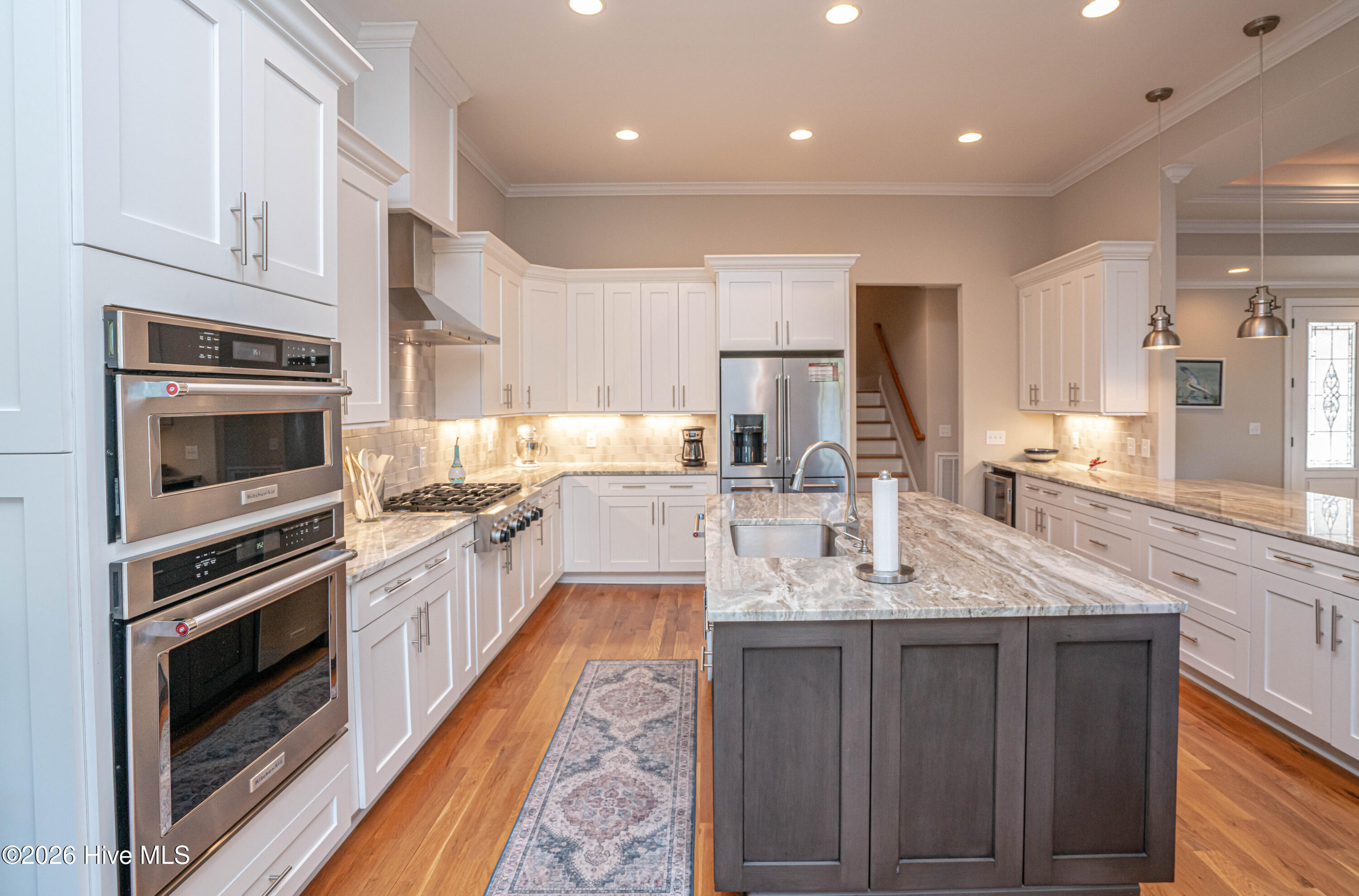 100550389 | Photo 20