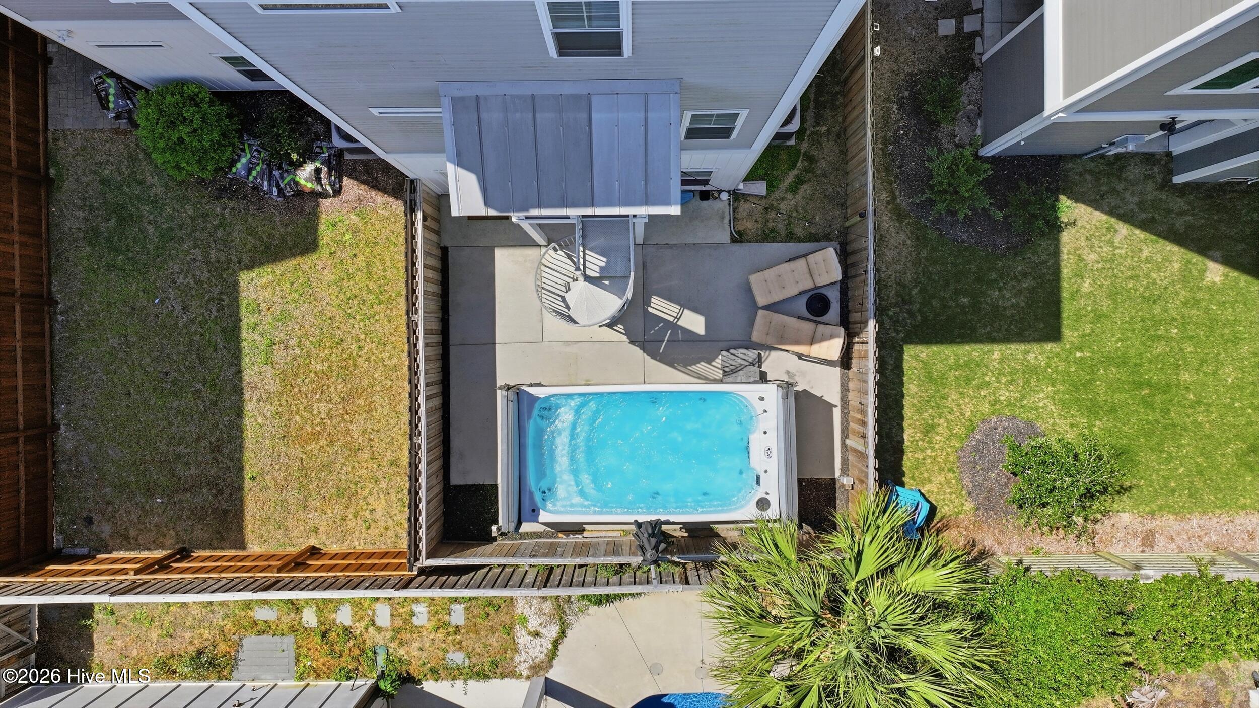 100568408 | Photo 64