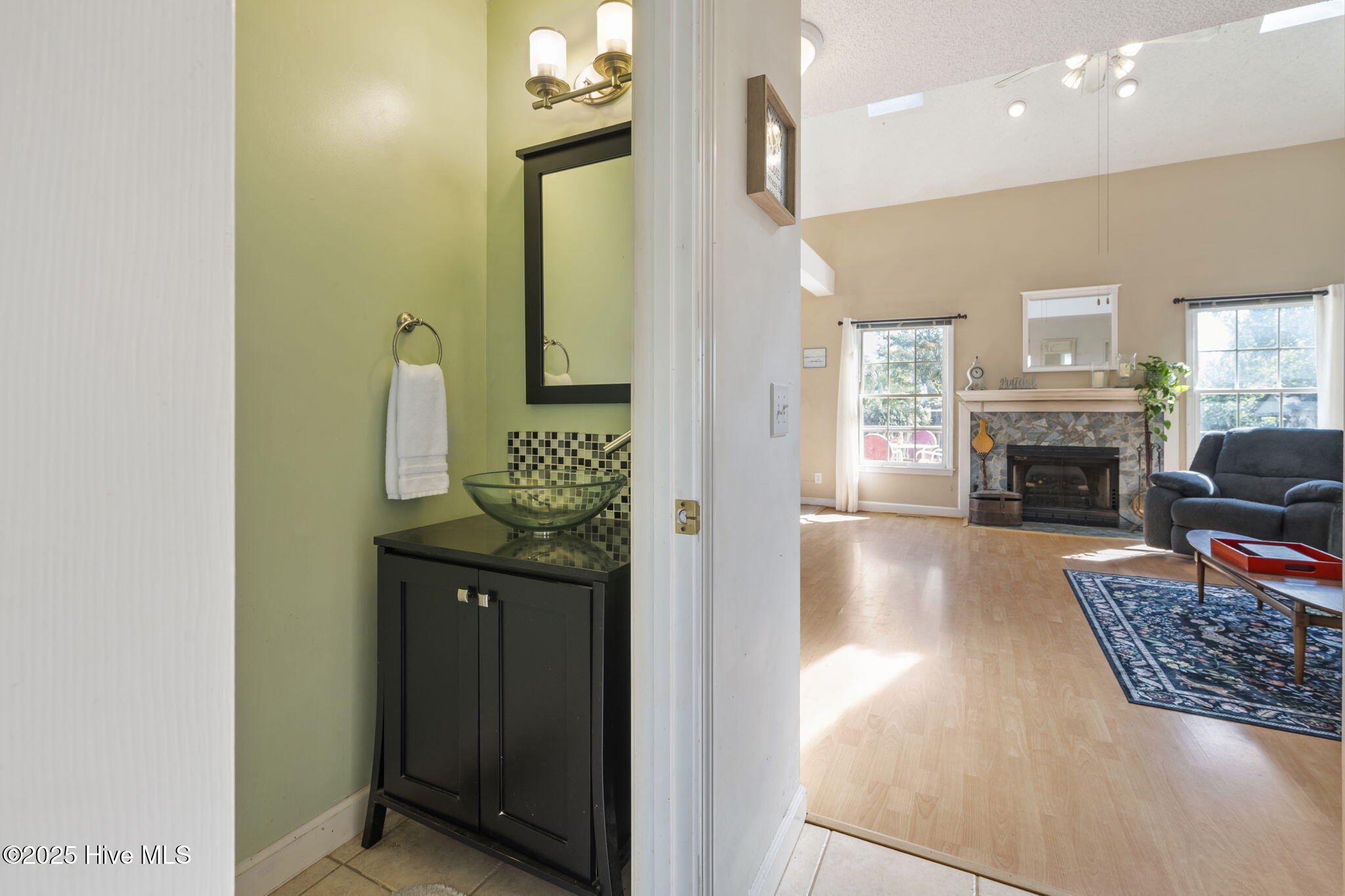 100545909 | Photo 26