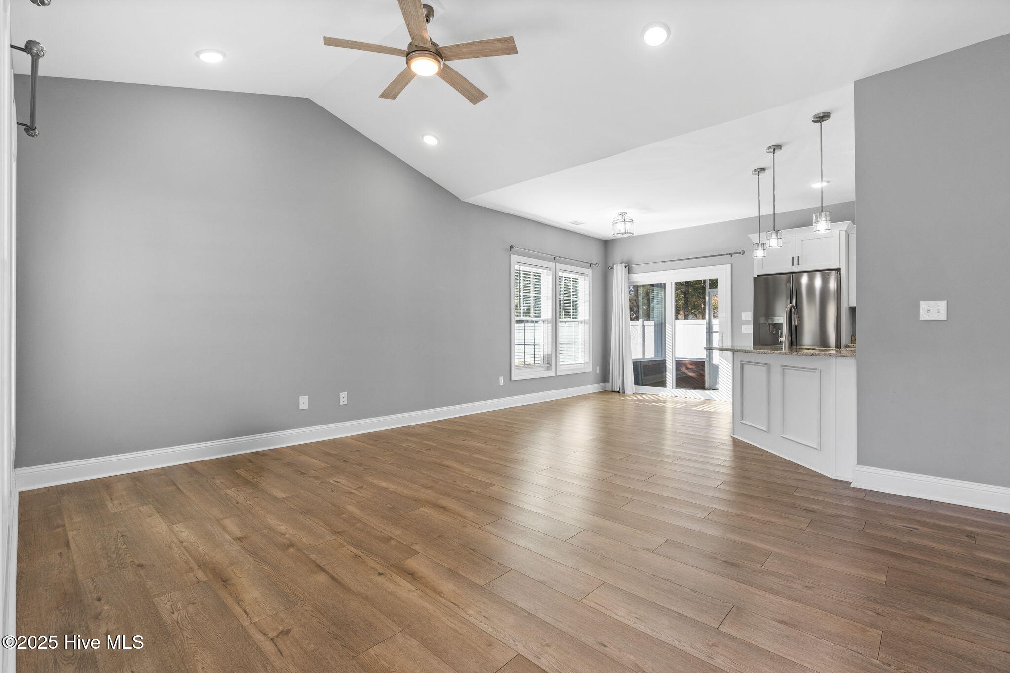 100544507 | Photo 13