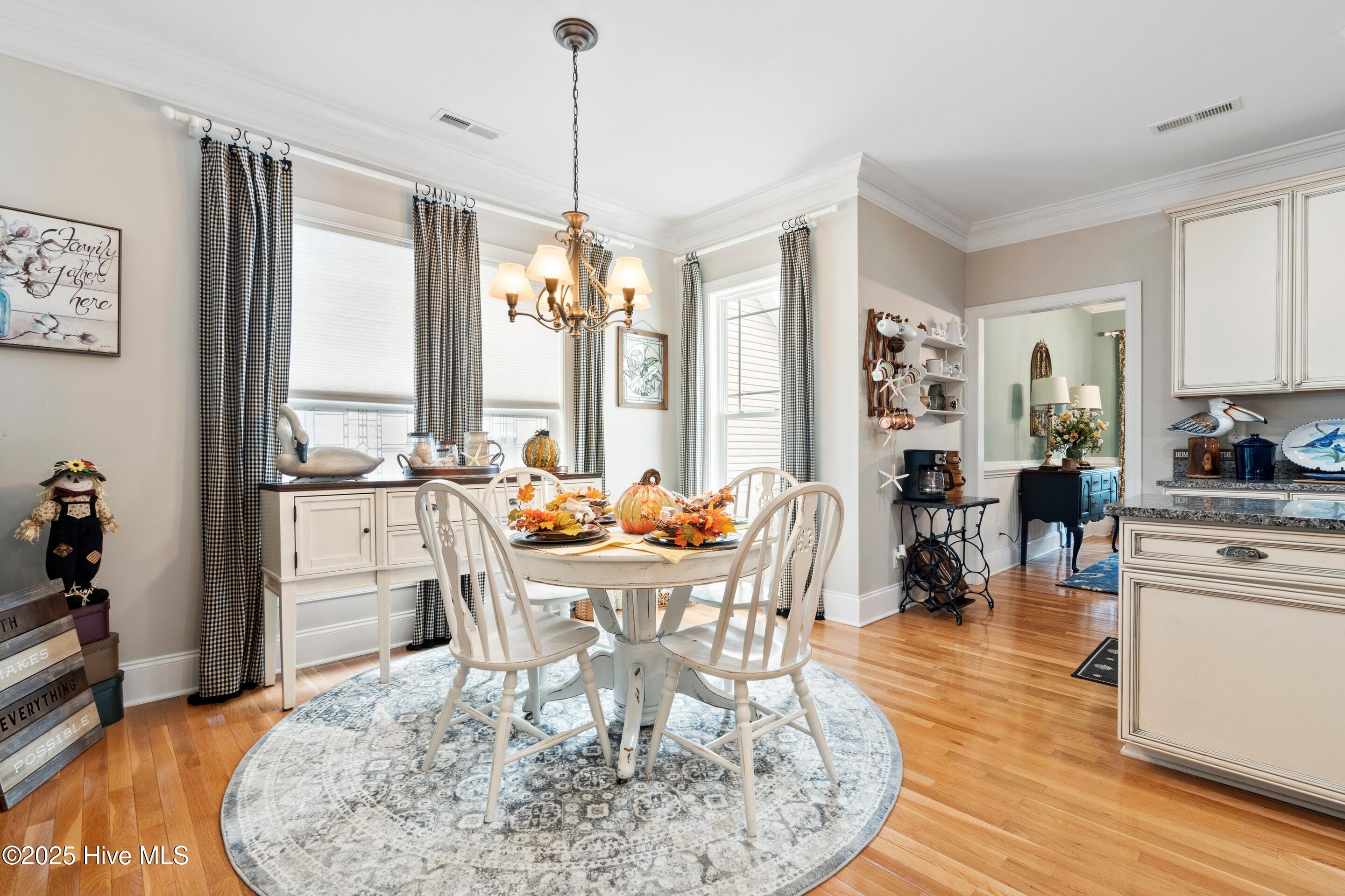 100525982 | Photo 27