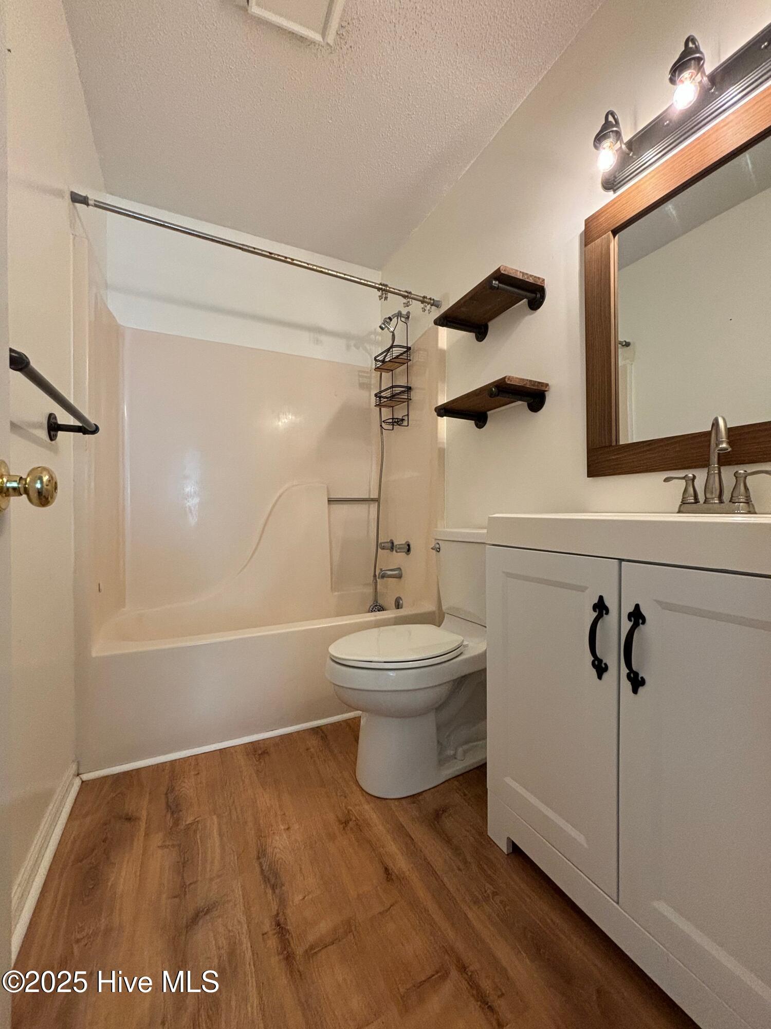 100544457 | Photo 15